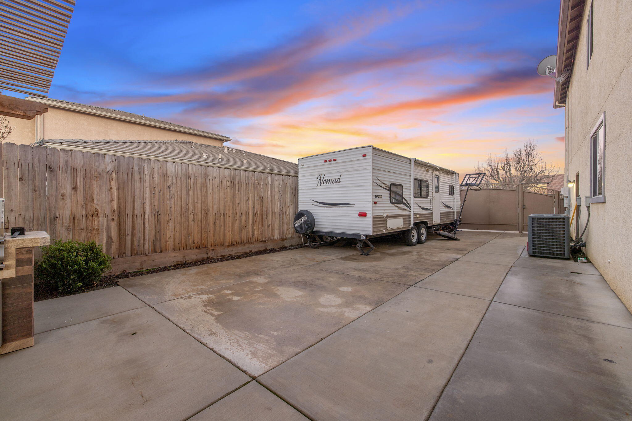 1823 Rothschild Ave, Tulare, CA 93274