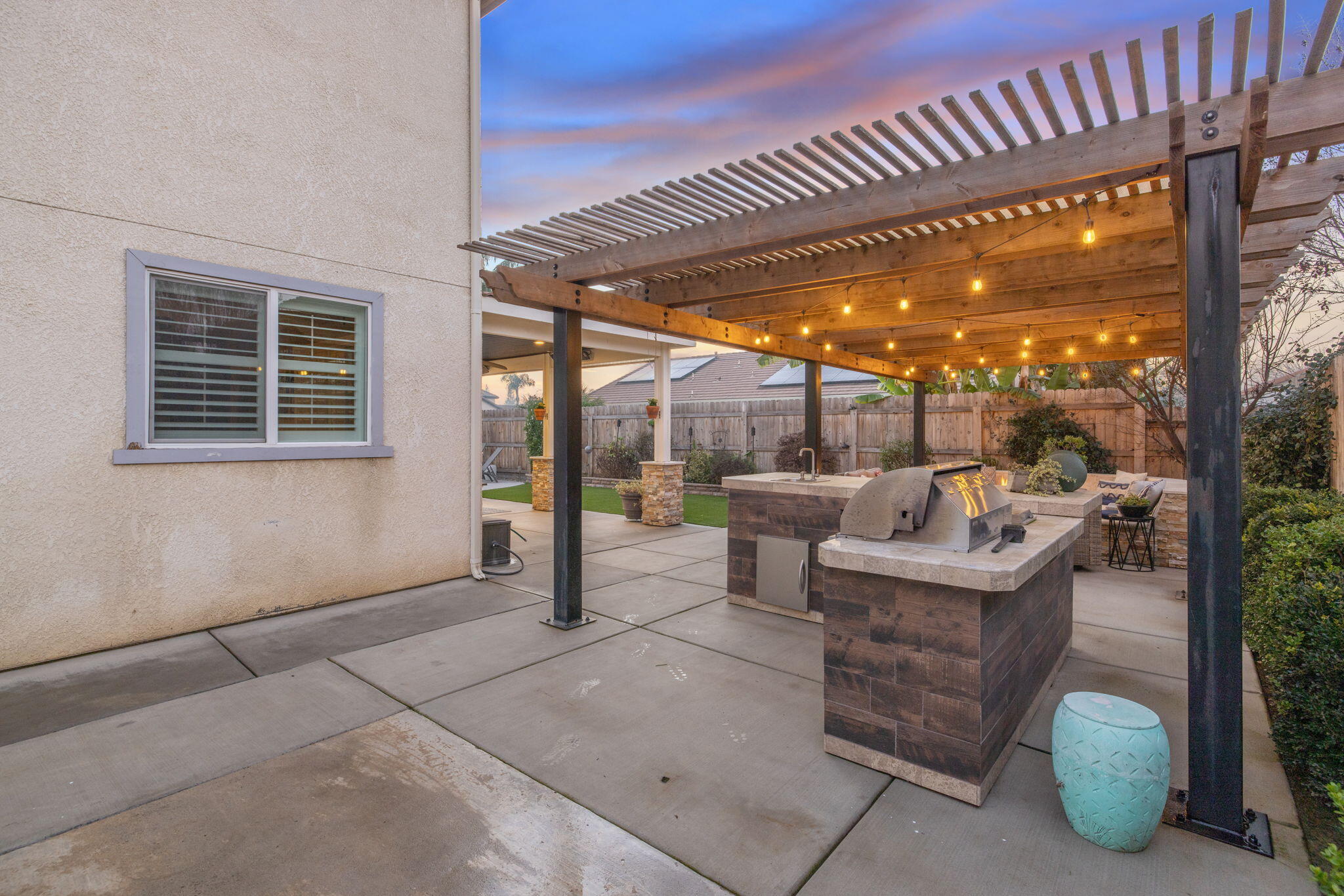 1823 Rothschild Ave, Tulare, CA 93274