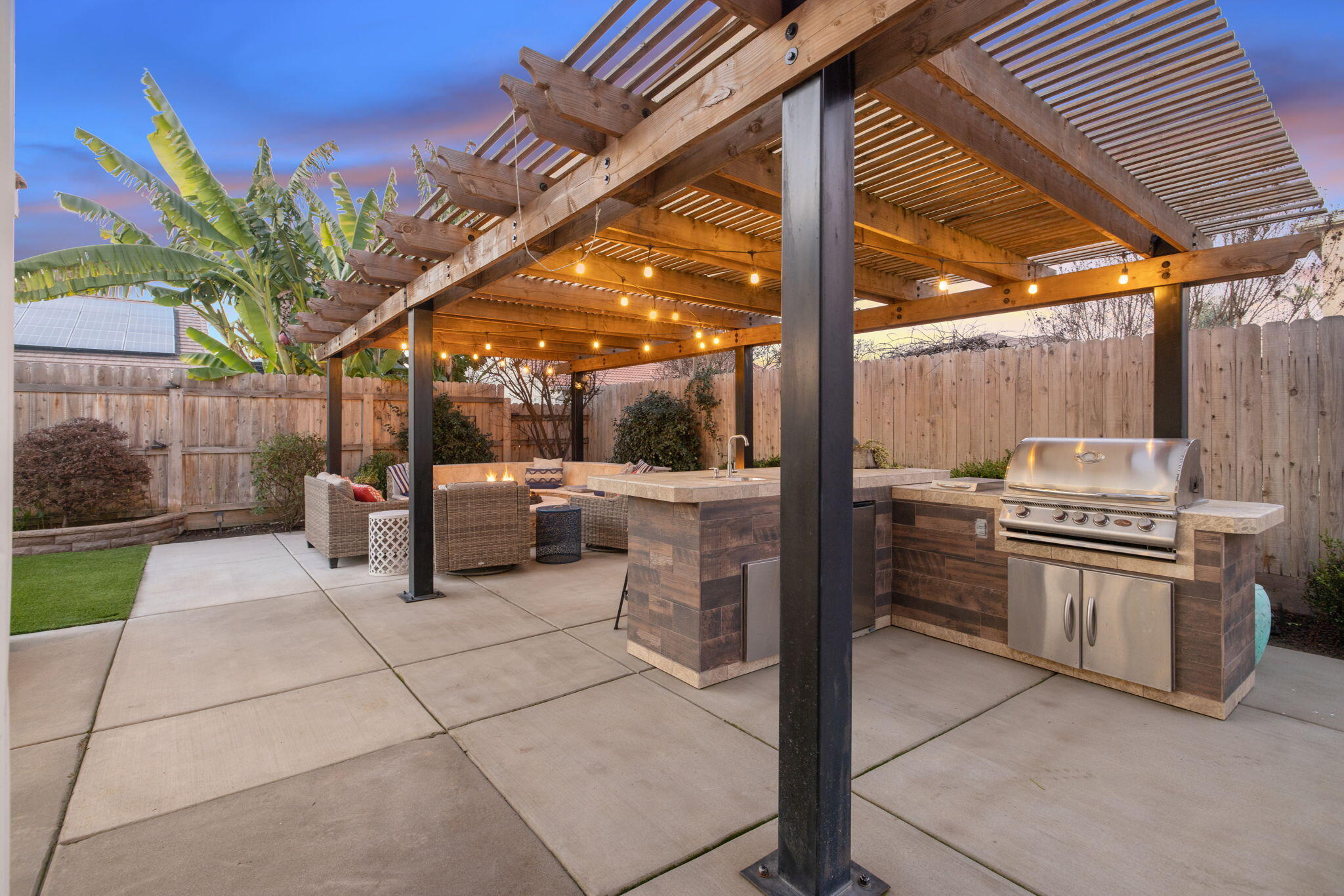 1823 Rothschild Ave, Tulare, CA 93274