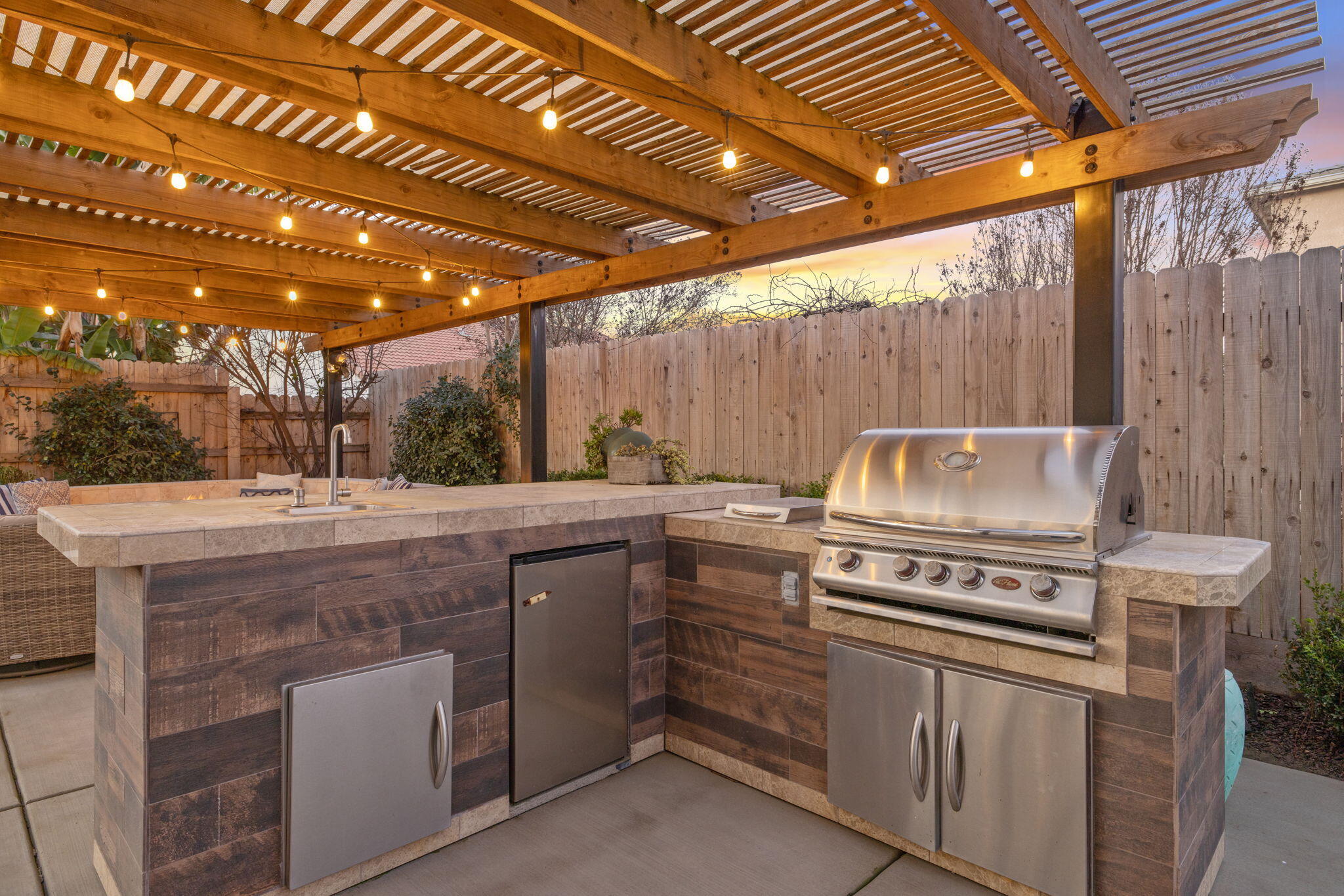 1823 Rothschild Ave, Tulare, CA 93274