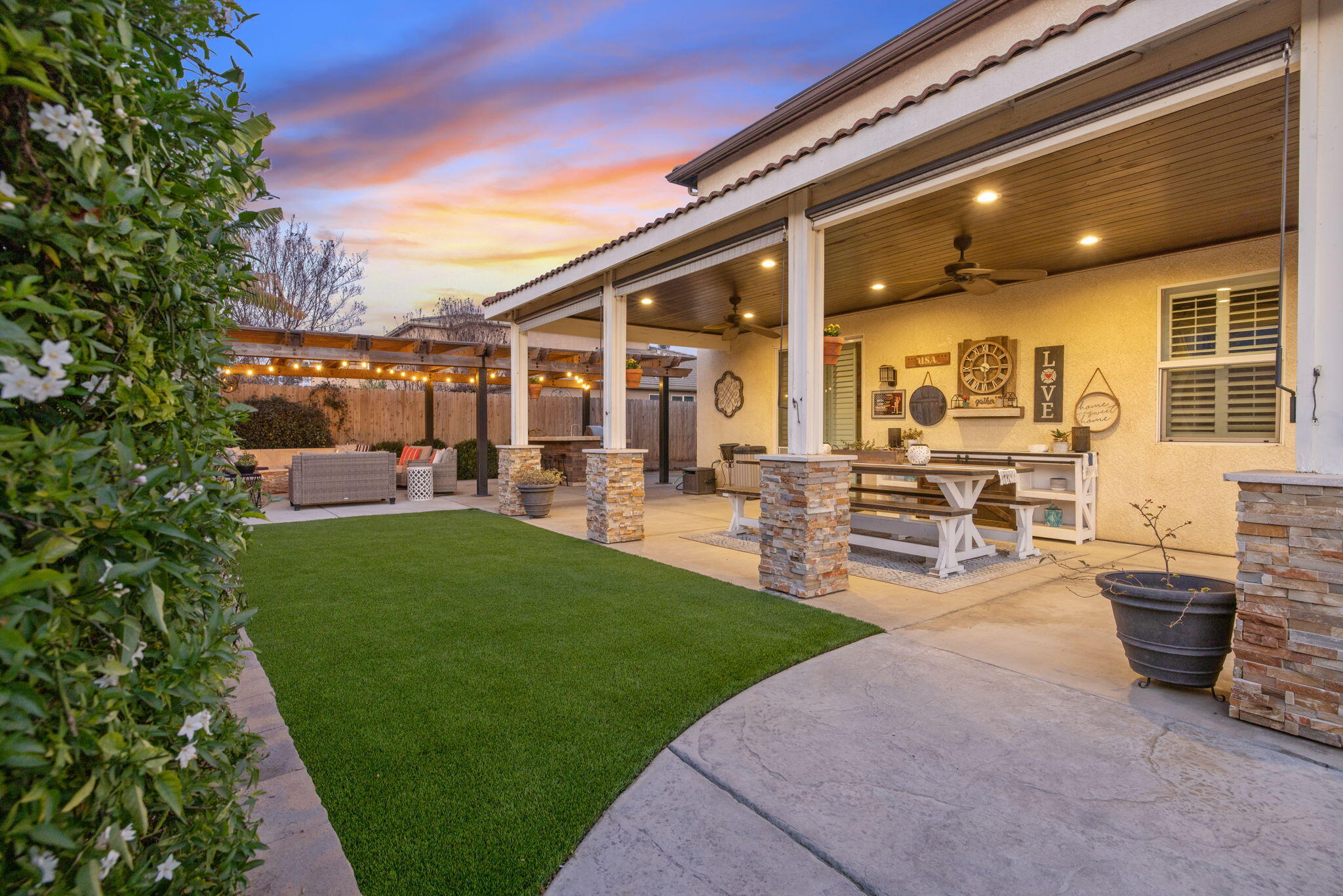 1823 Rothschild Ave, Tulare, CA 93274