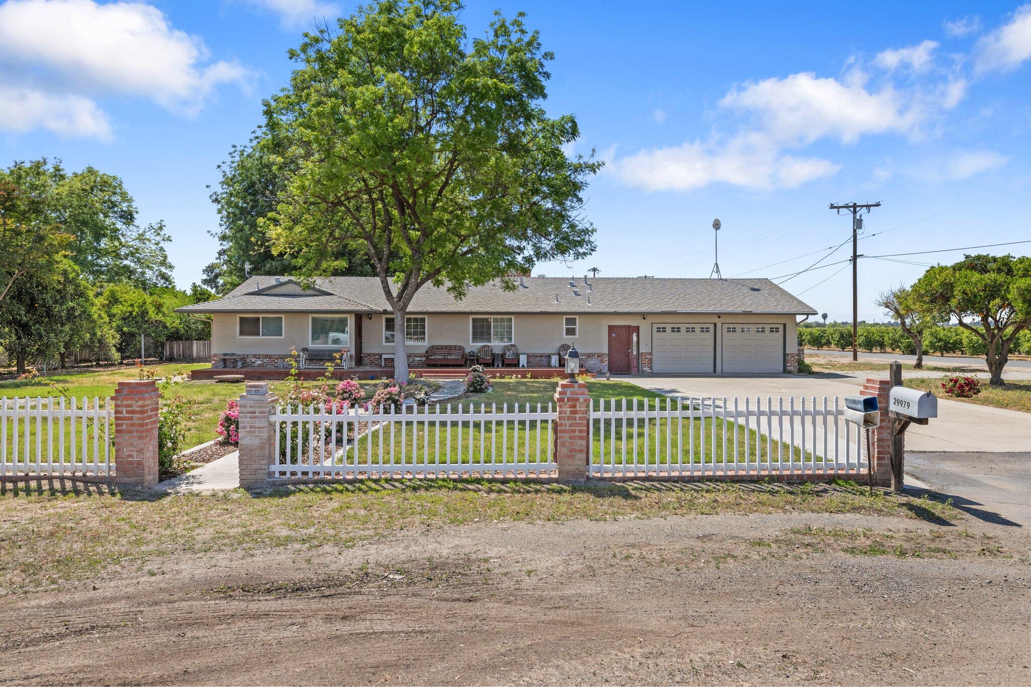 29979 Rd 196, Exeter, CA 93221