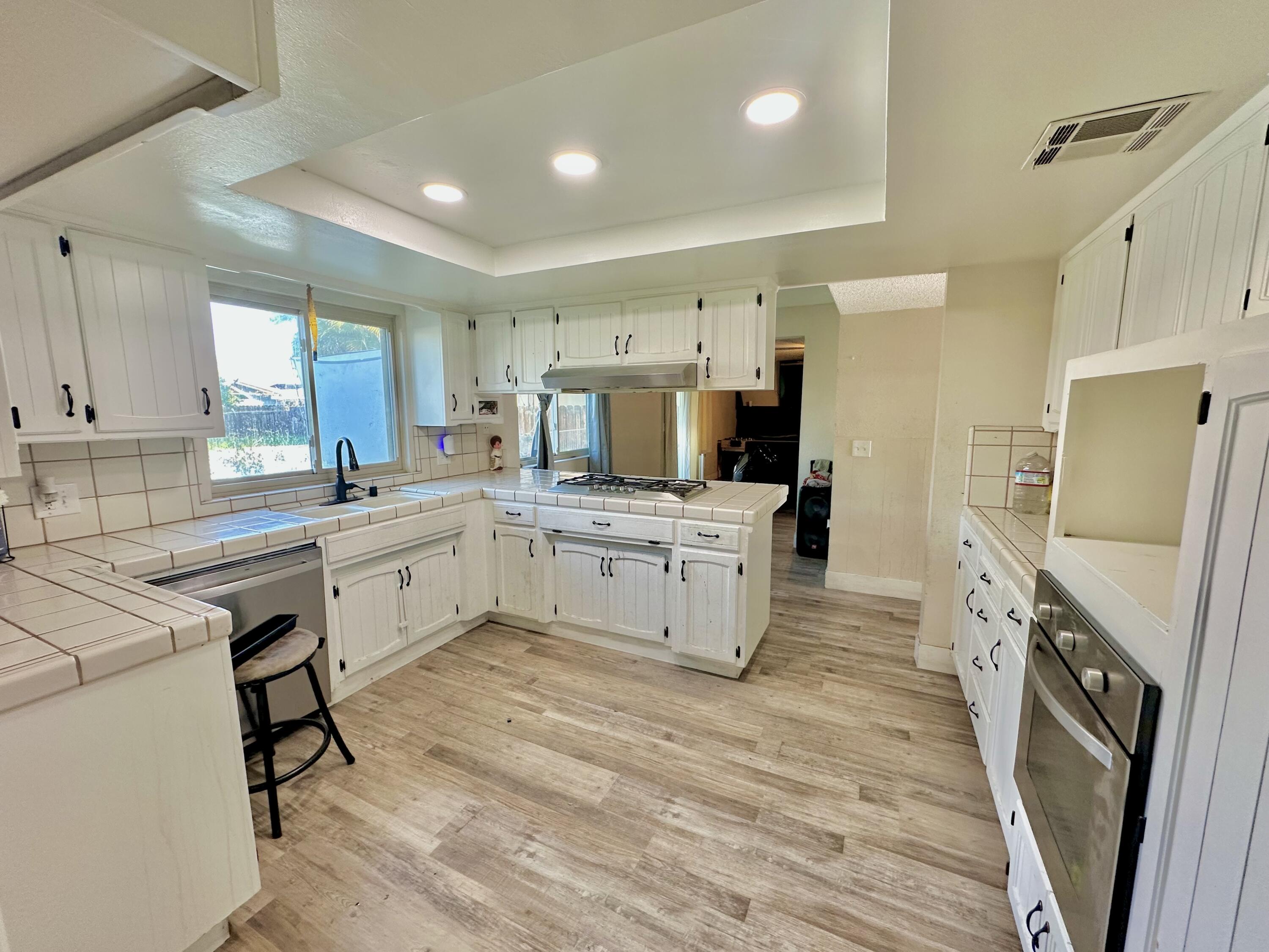 1120 W Mulberry Ave, Porterville, CA 93257