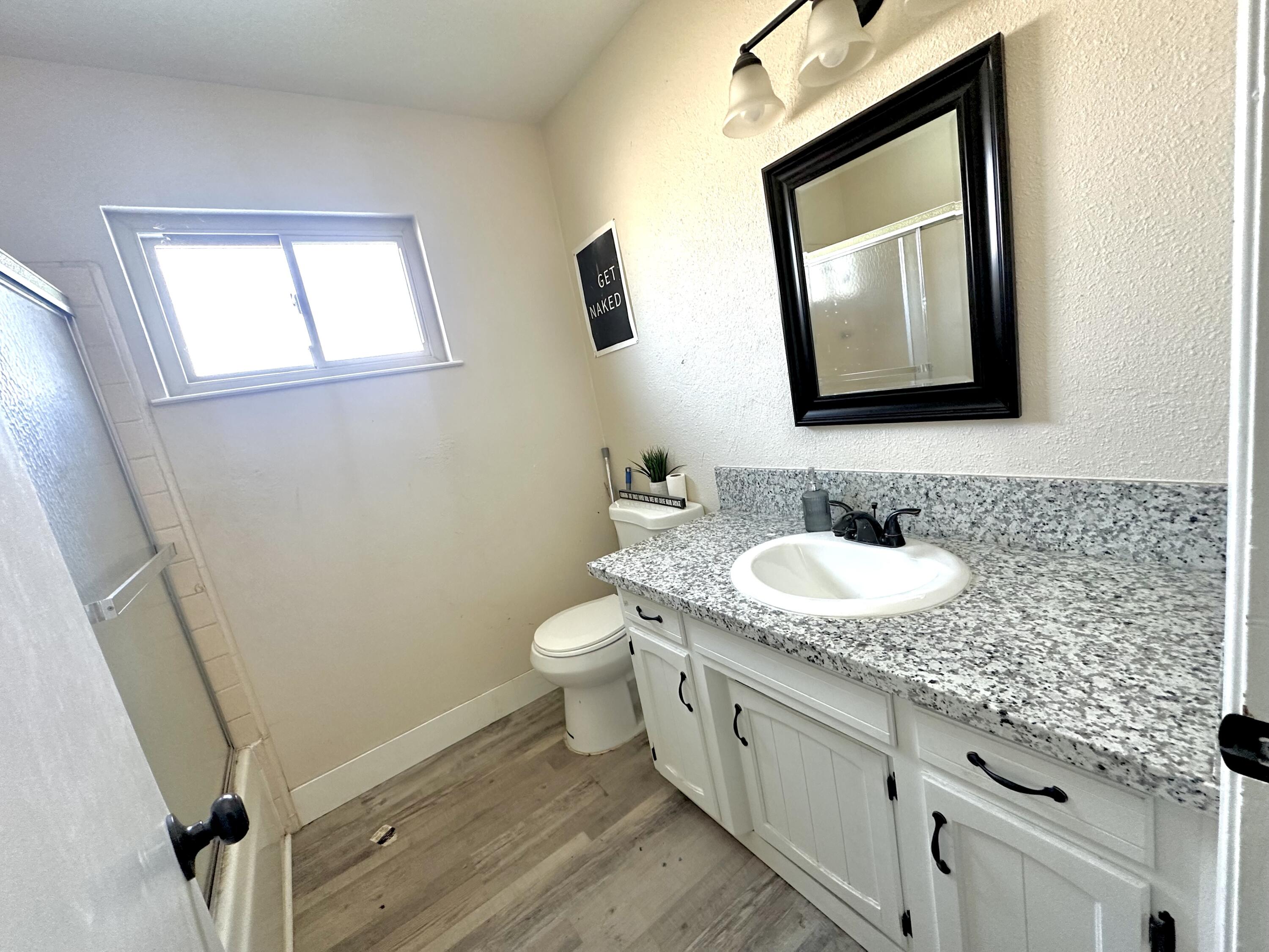 1120 W Mulberry Ave, Porterville, CA 93257