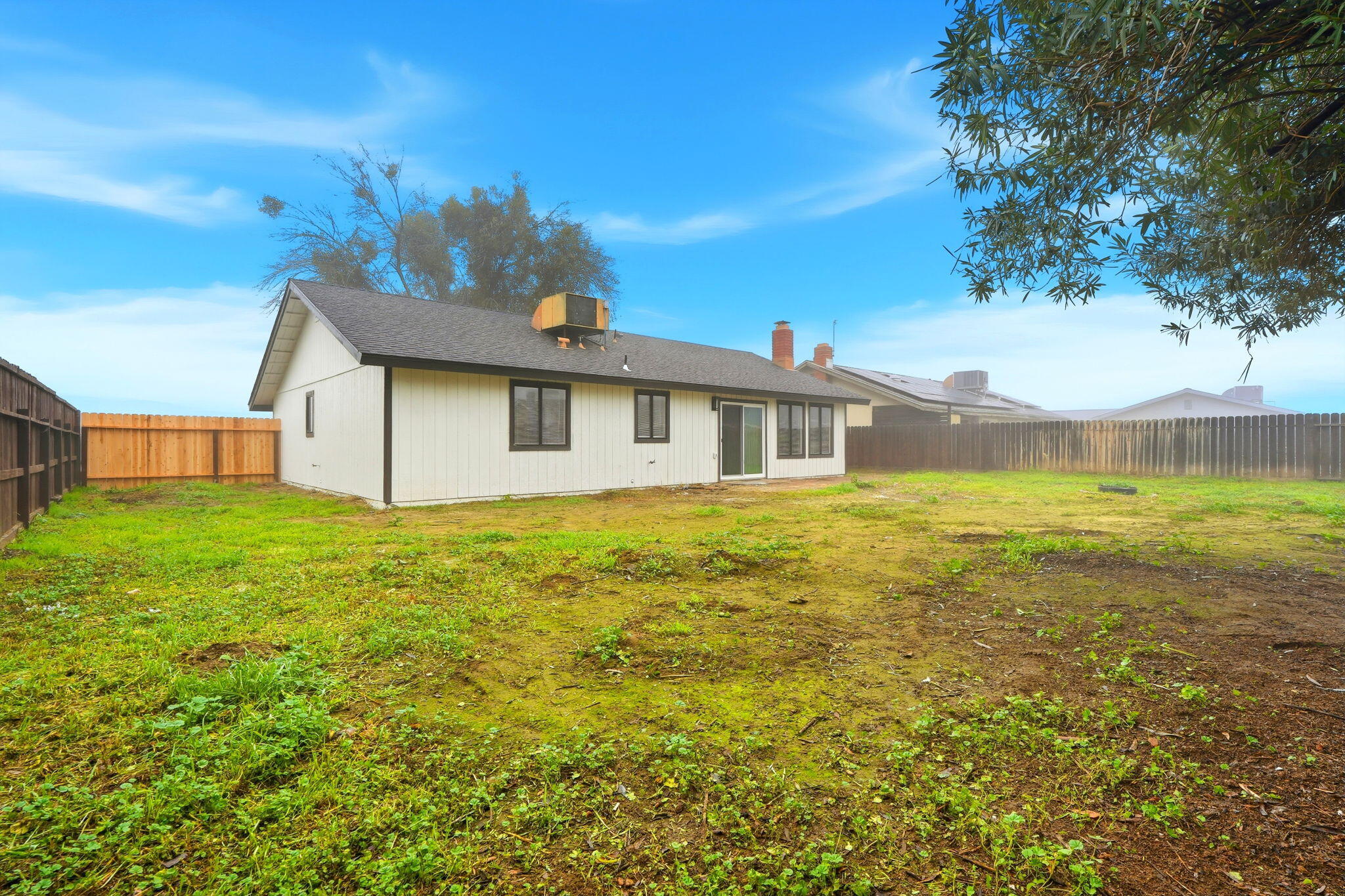 283 Mercedes Ln, Lemoore, CA 93245