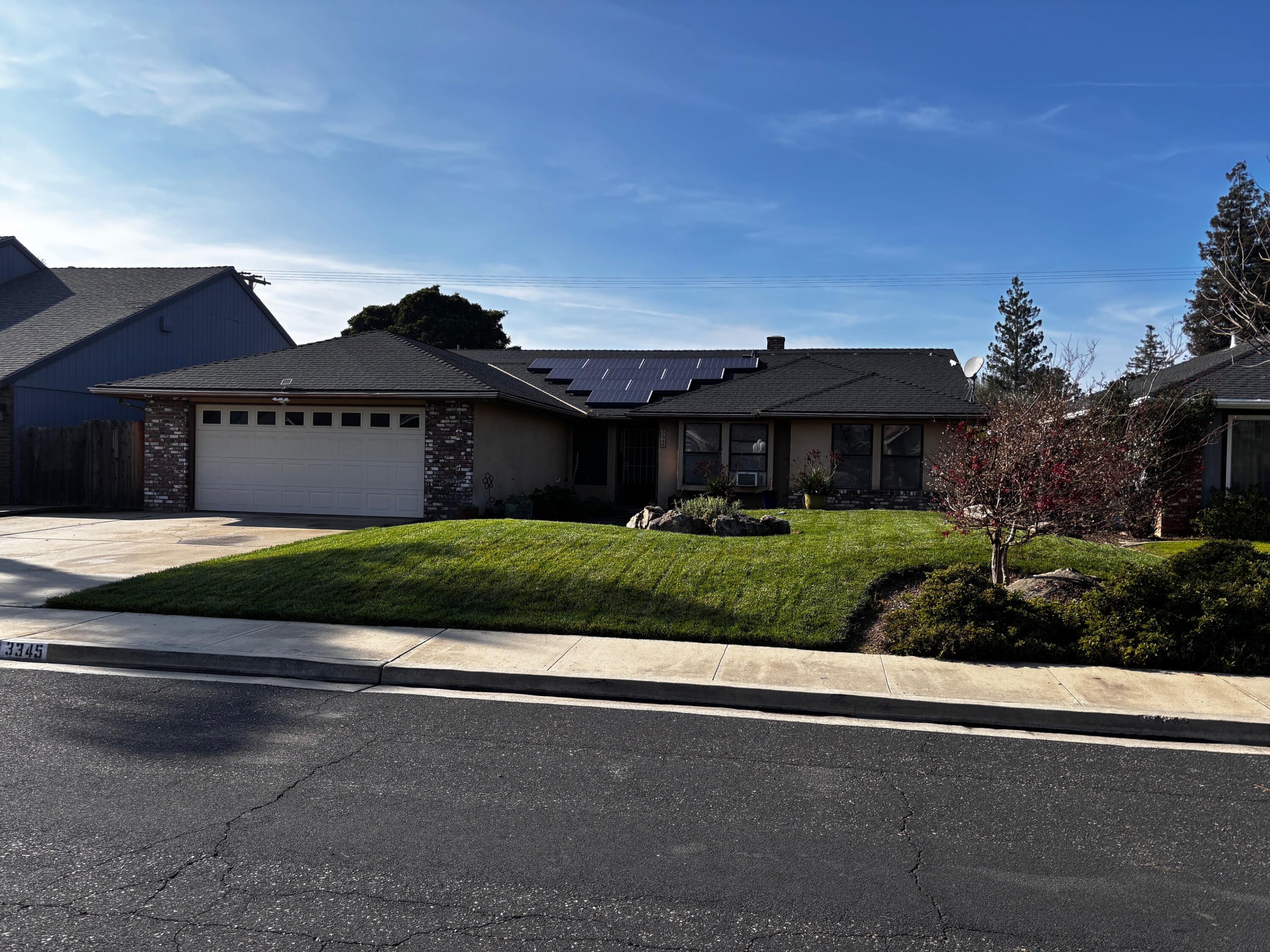 3345 S Jackie St, Visalia, CA 93277