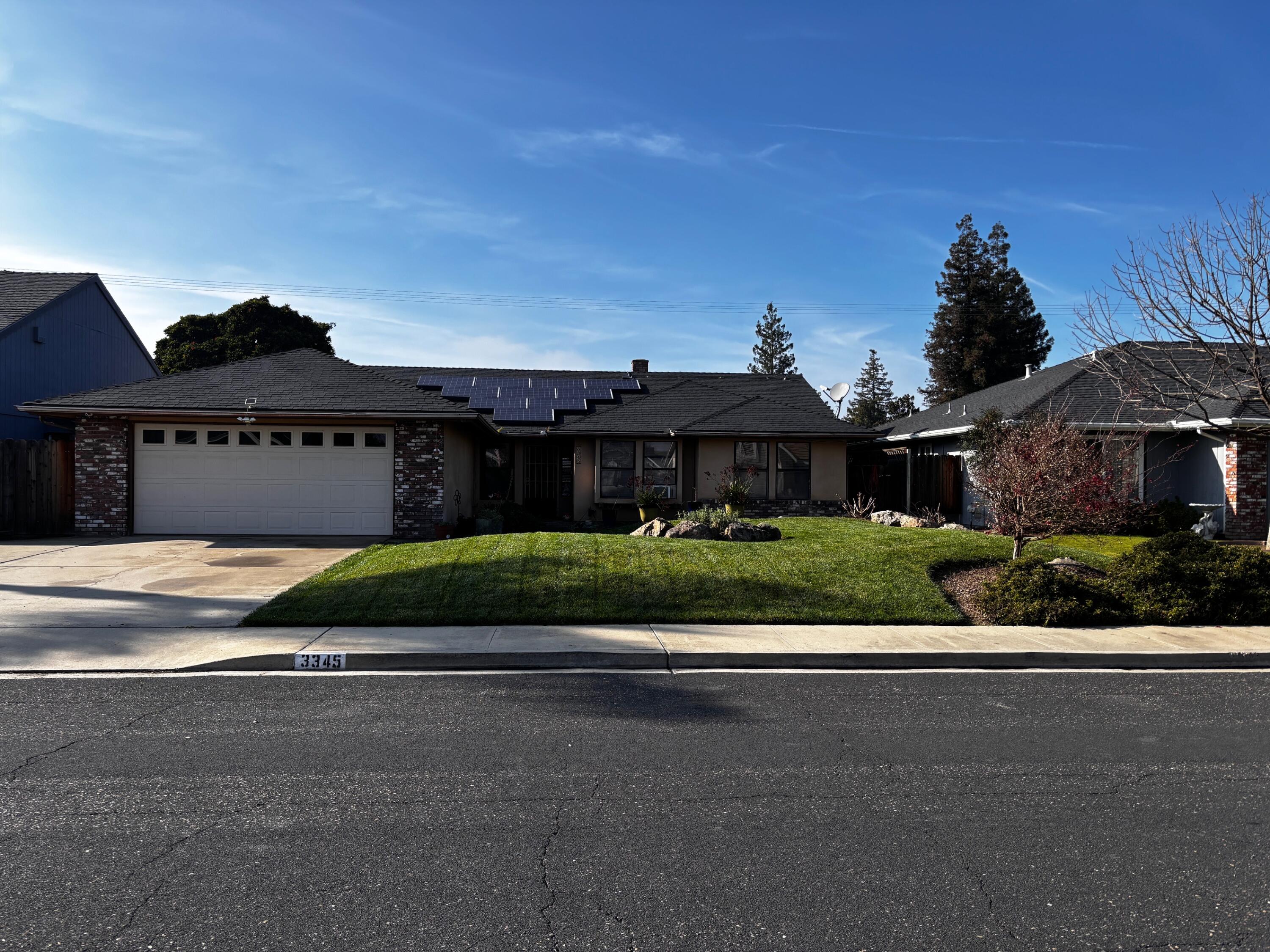 3345 S Jackie St, Visalia, CA 93277