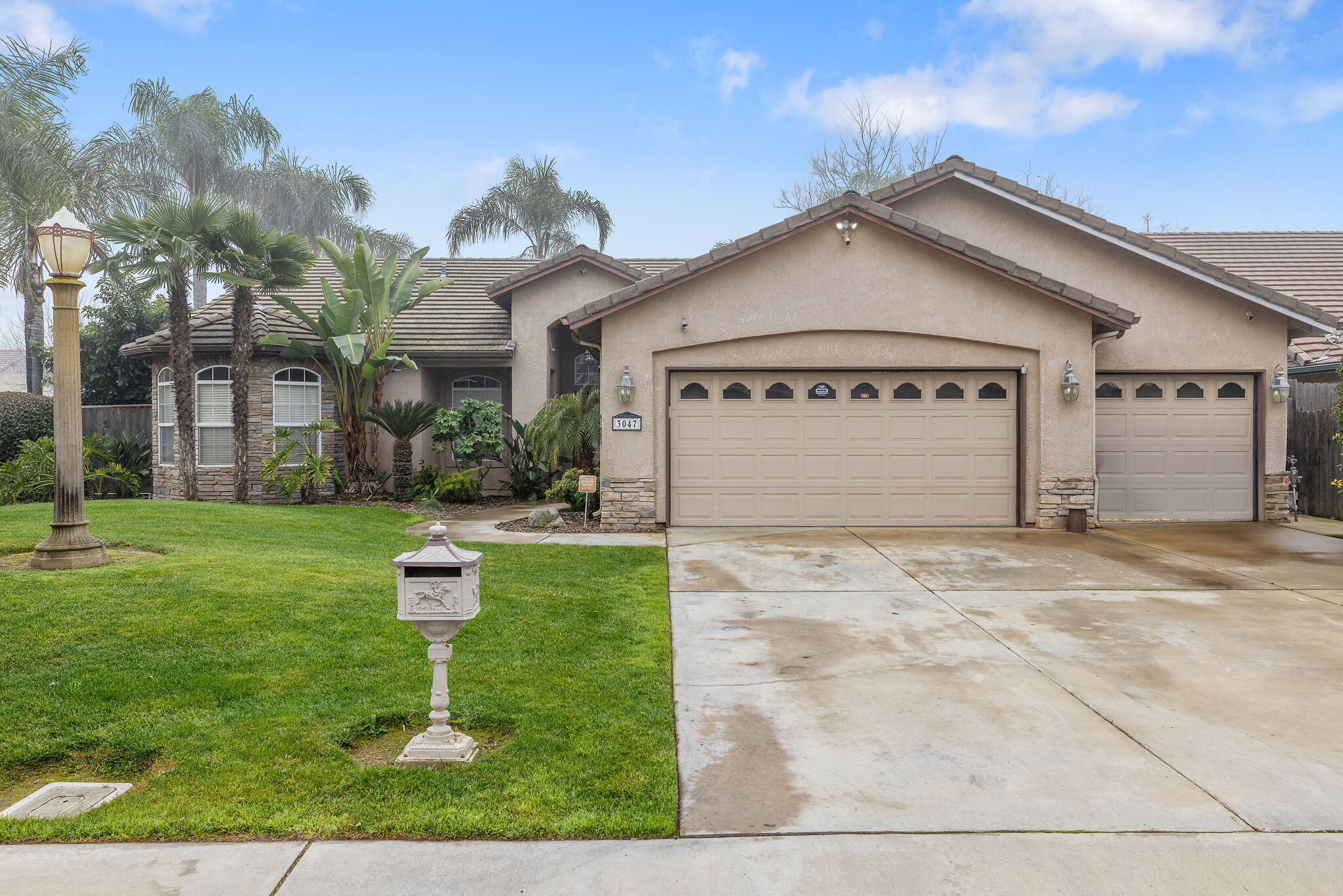 3047 S La Mesa Ct, Visalia, CA 93292