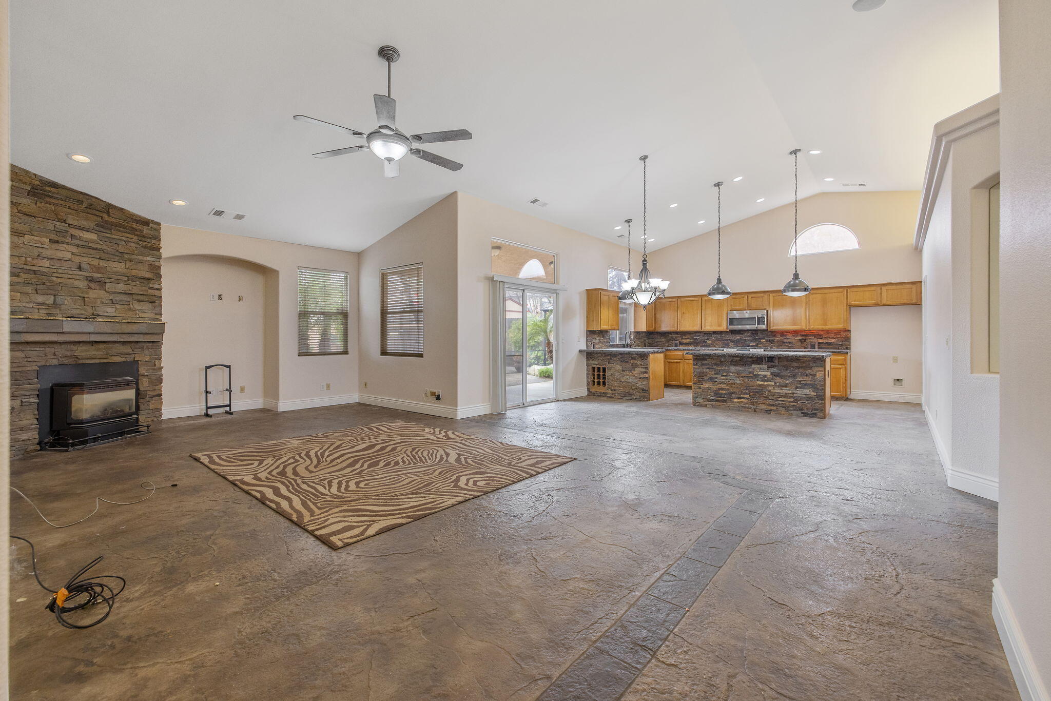 3047 S La Mesa Ct, Visalia, CA 93292