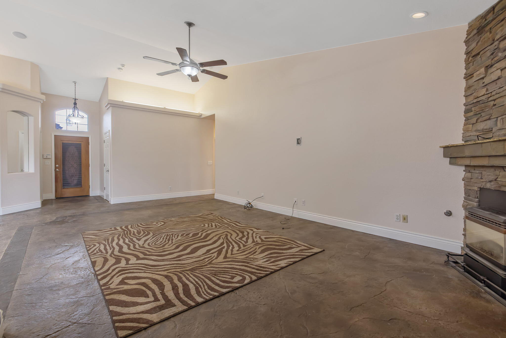 3047 S La Mesa Ct, Visalia, CA 93292