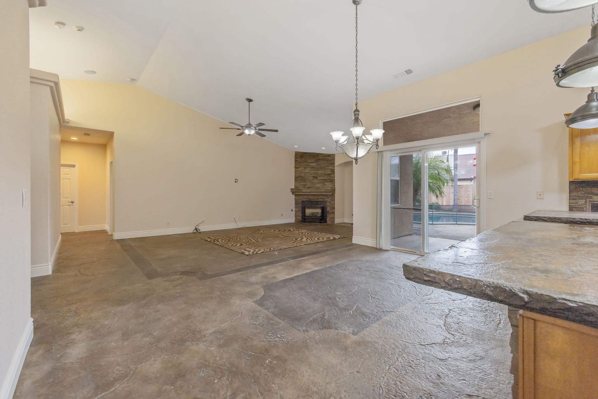 3047 S La Mesa Ct, Visalia, CA 93292