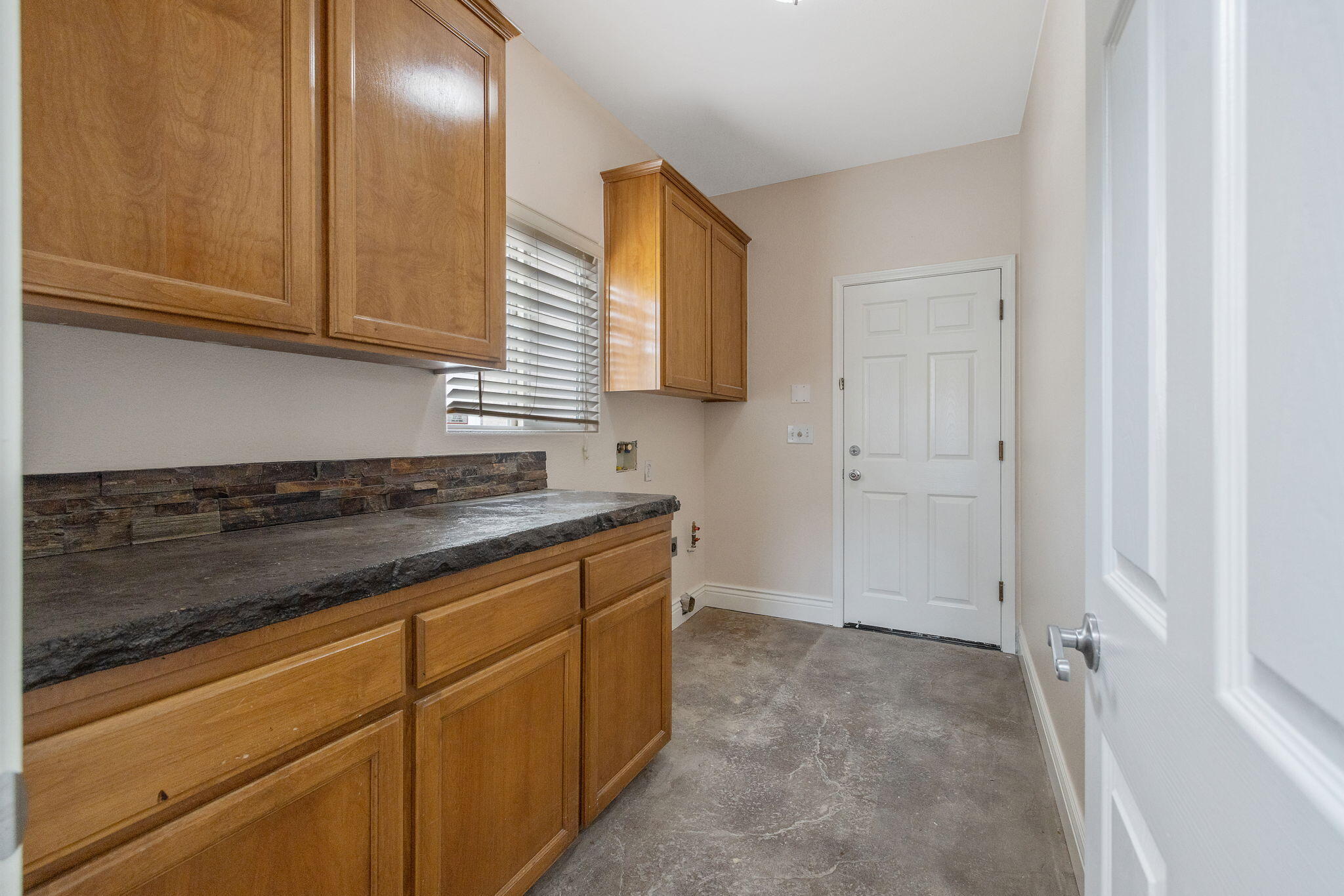 3047 S La Mesa Ct, Visalia, CA 93292