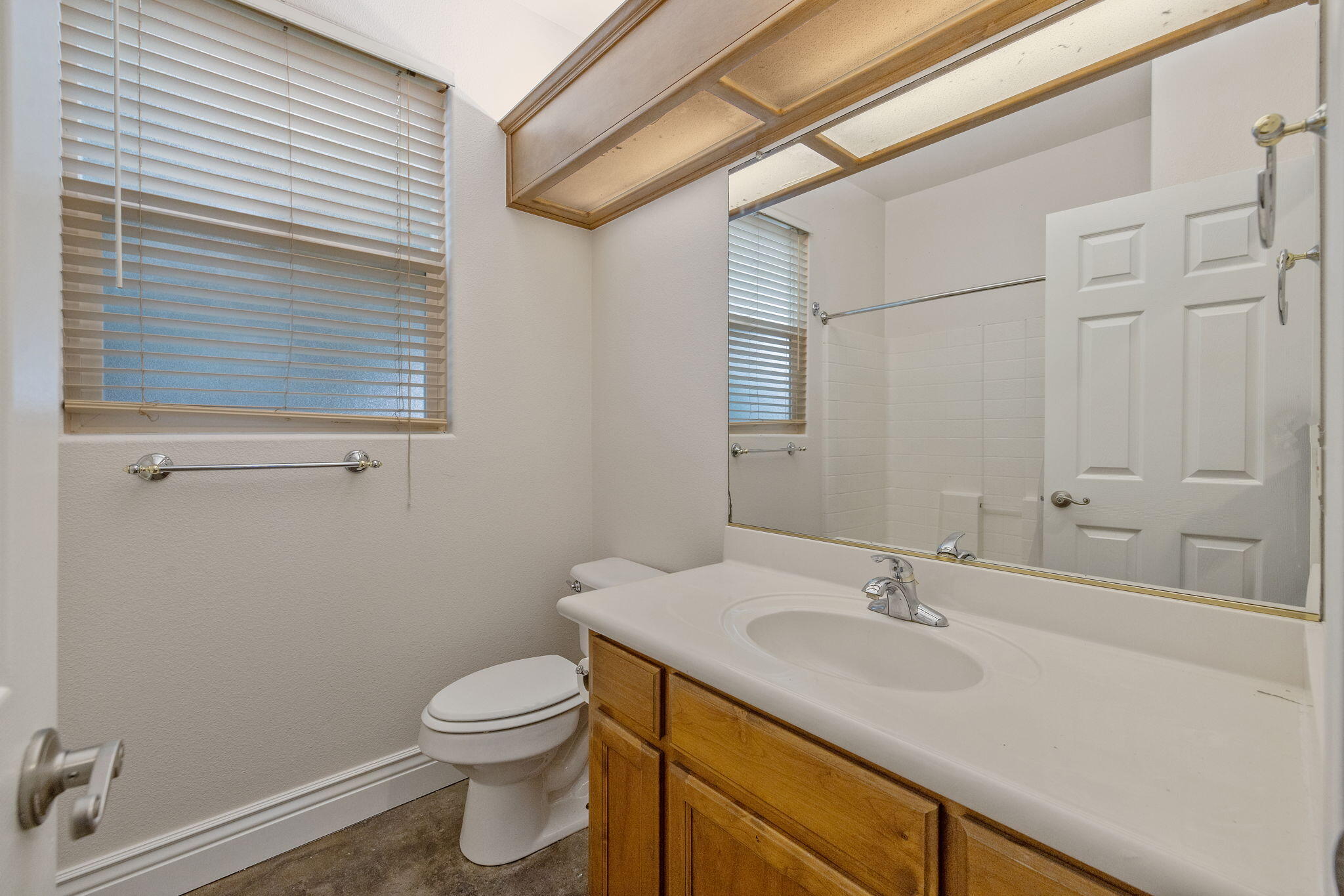 3047 S La Mesa Ct, Visalia, CA 93292