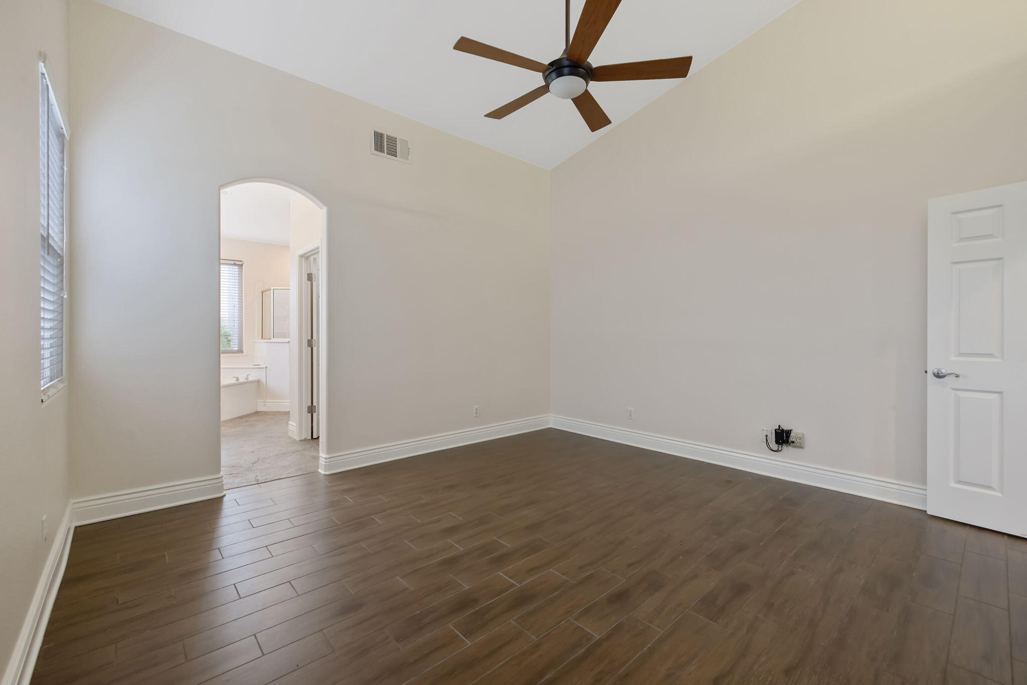 3047 S La Mesa Ct, Visalia, CA 93292