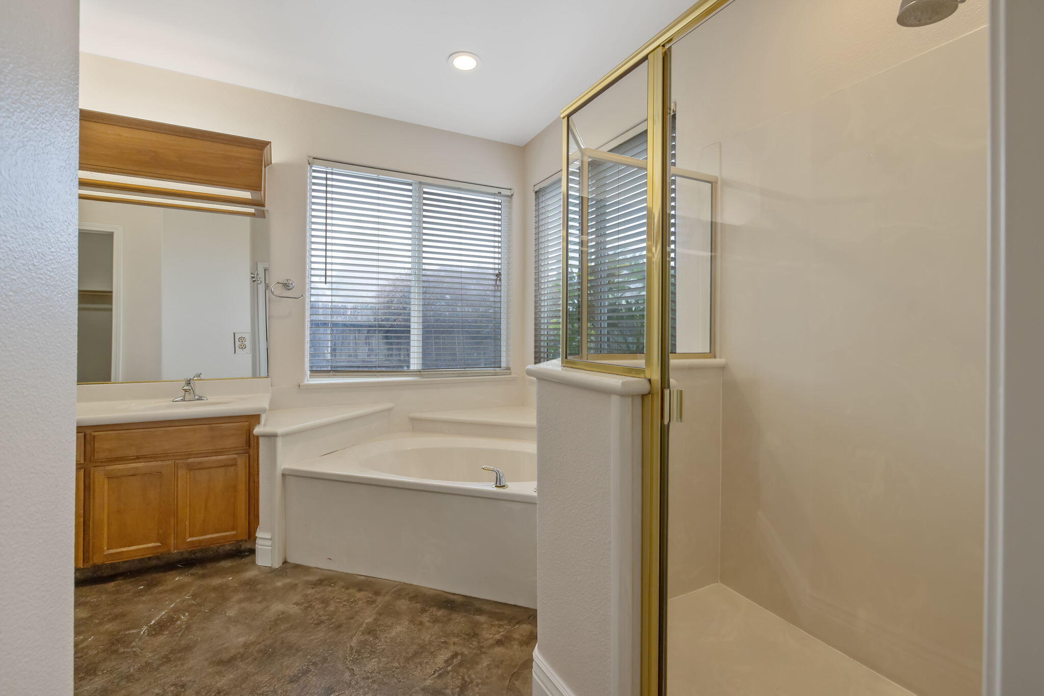 3047 S La Mesa Ct, Visalia, CA 93292