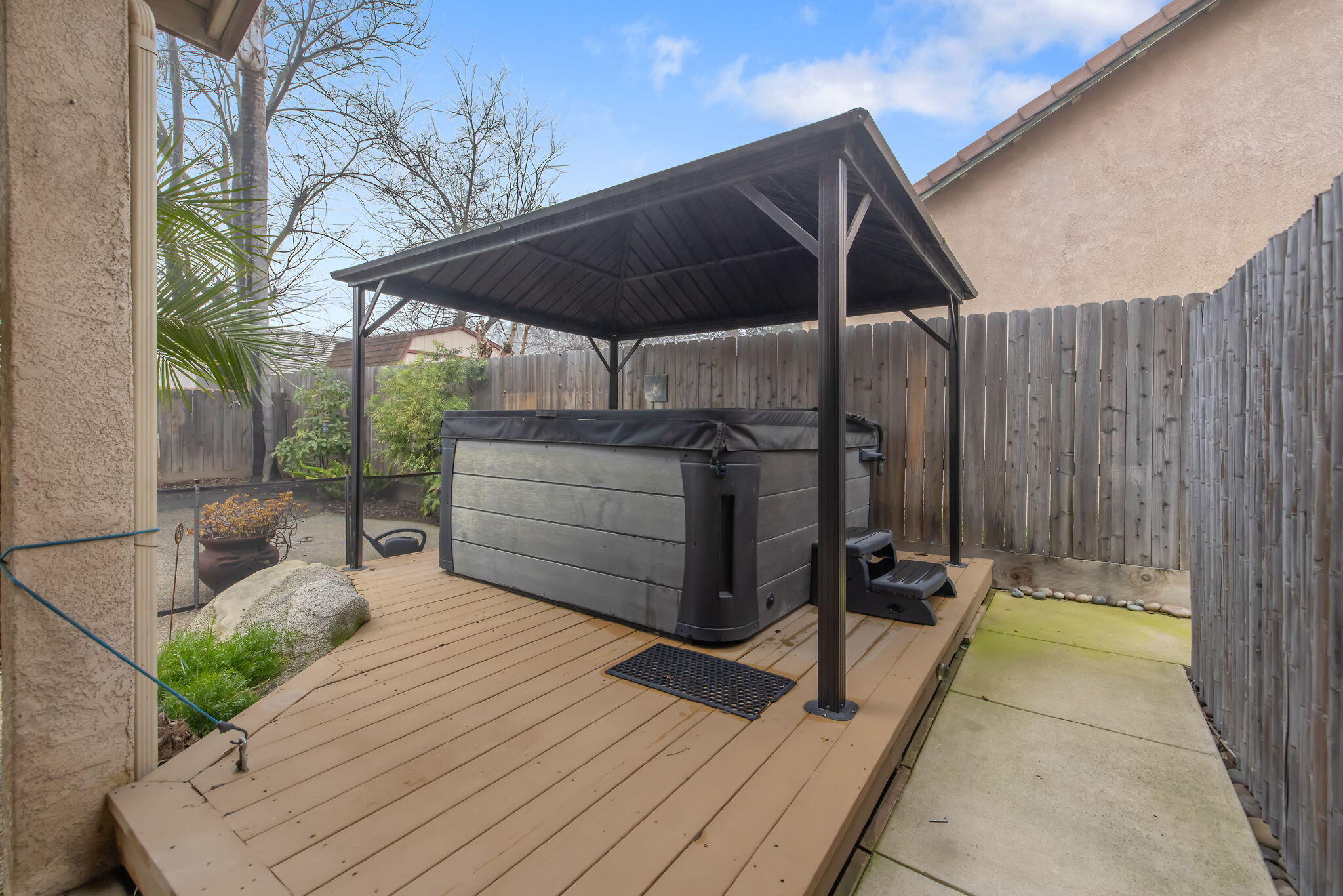 3047 S La Mesa Ct, Visalia, CA 93292