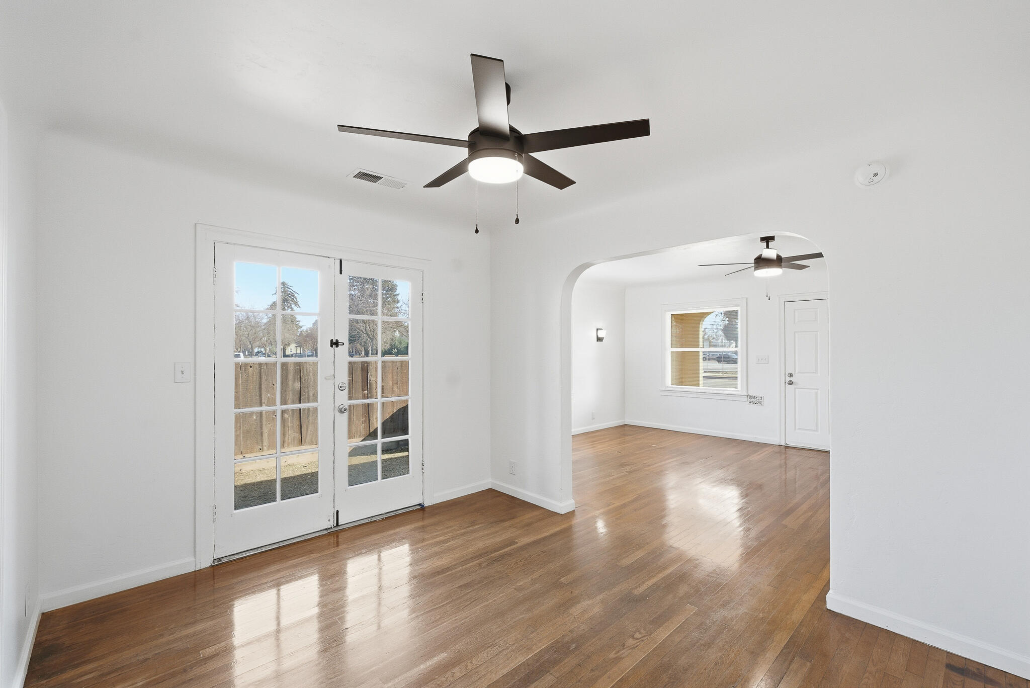 1206 W Center Ave, Visalia, CA 93291