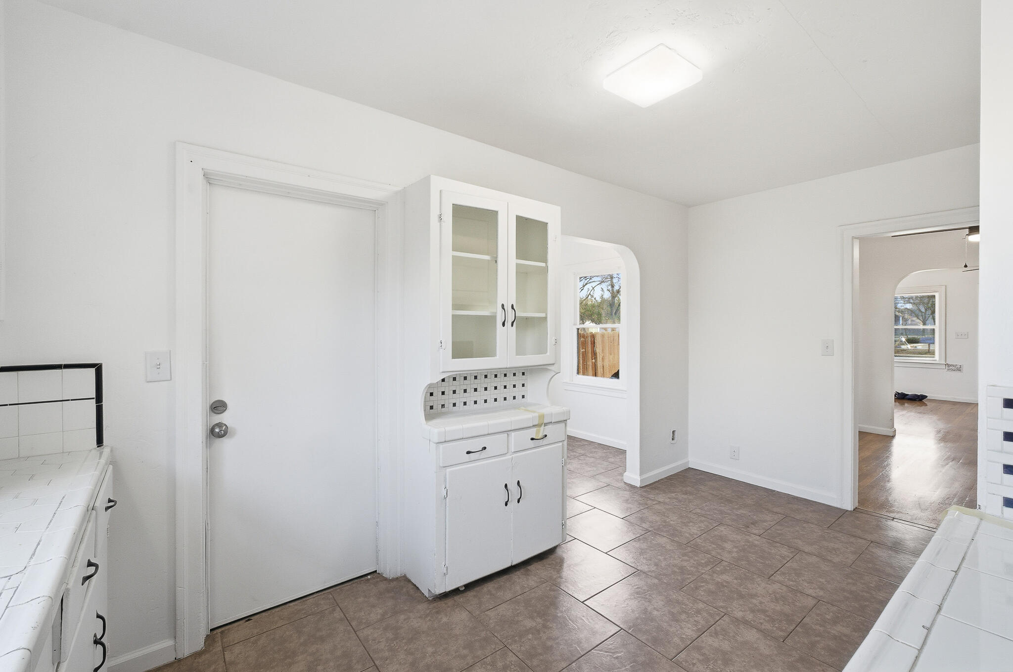 1206 W Center Ave, Visalia, CA 93291