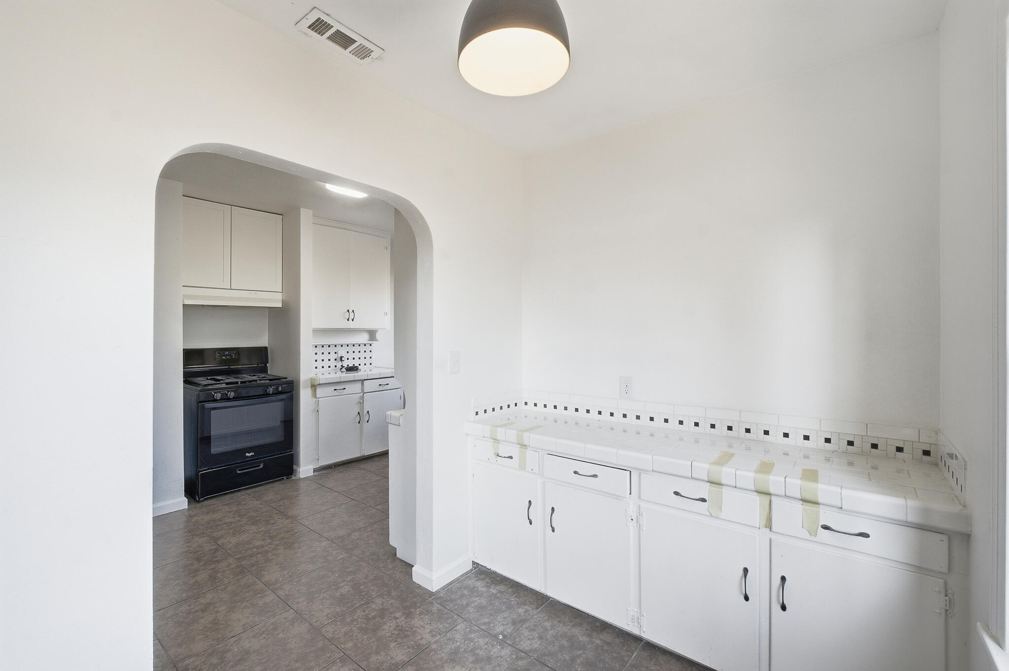 1206 W Center Ave, Visalia, CA 93291