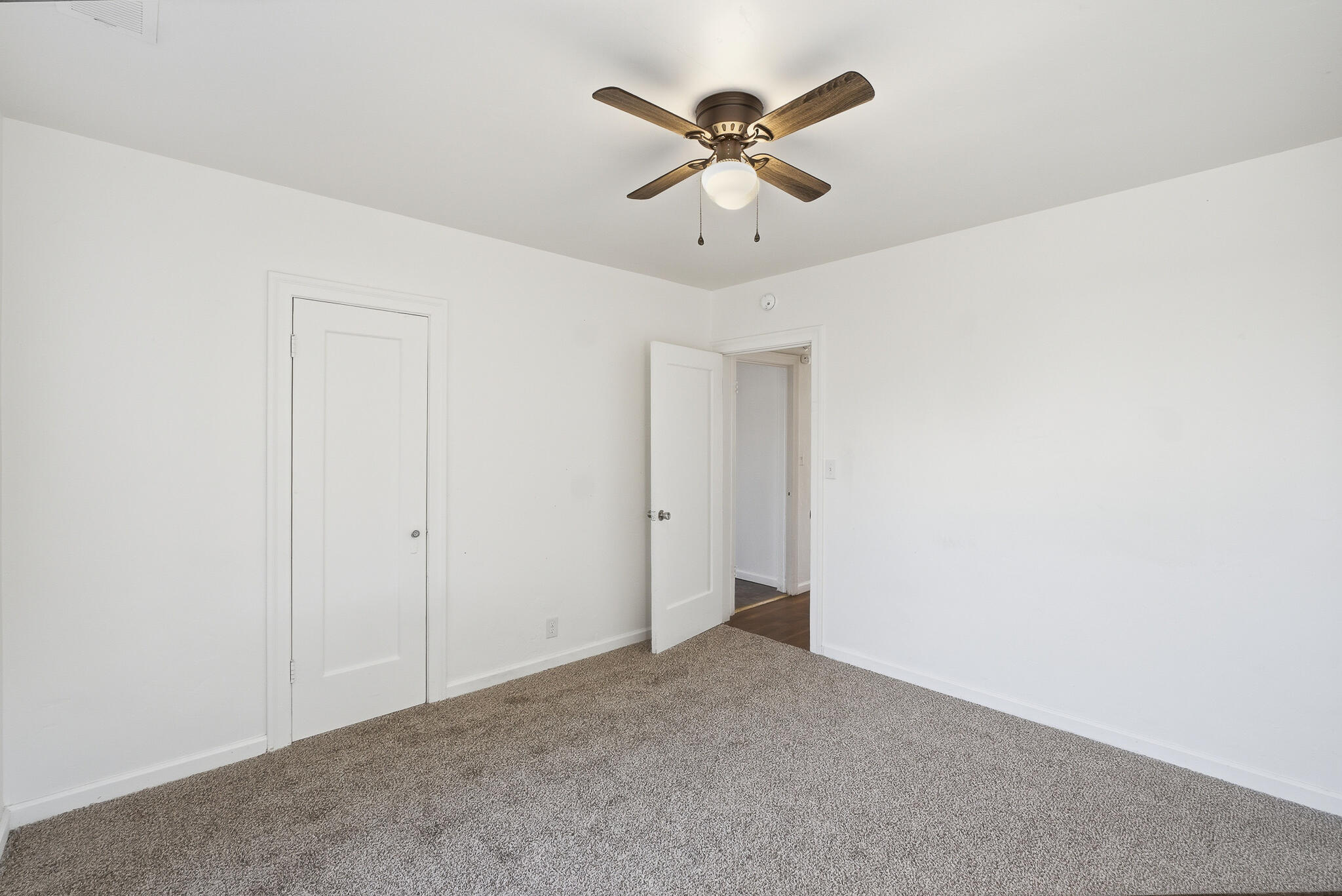 1206 W Center Ave, Visalia, CA 93291