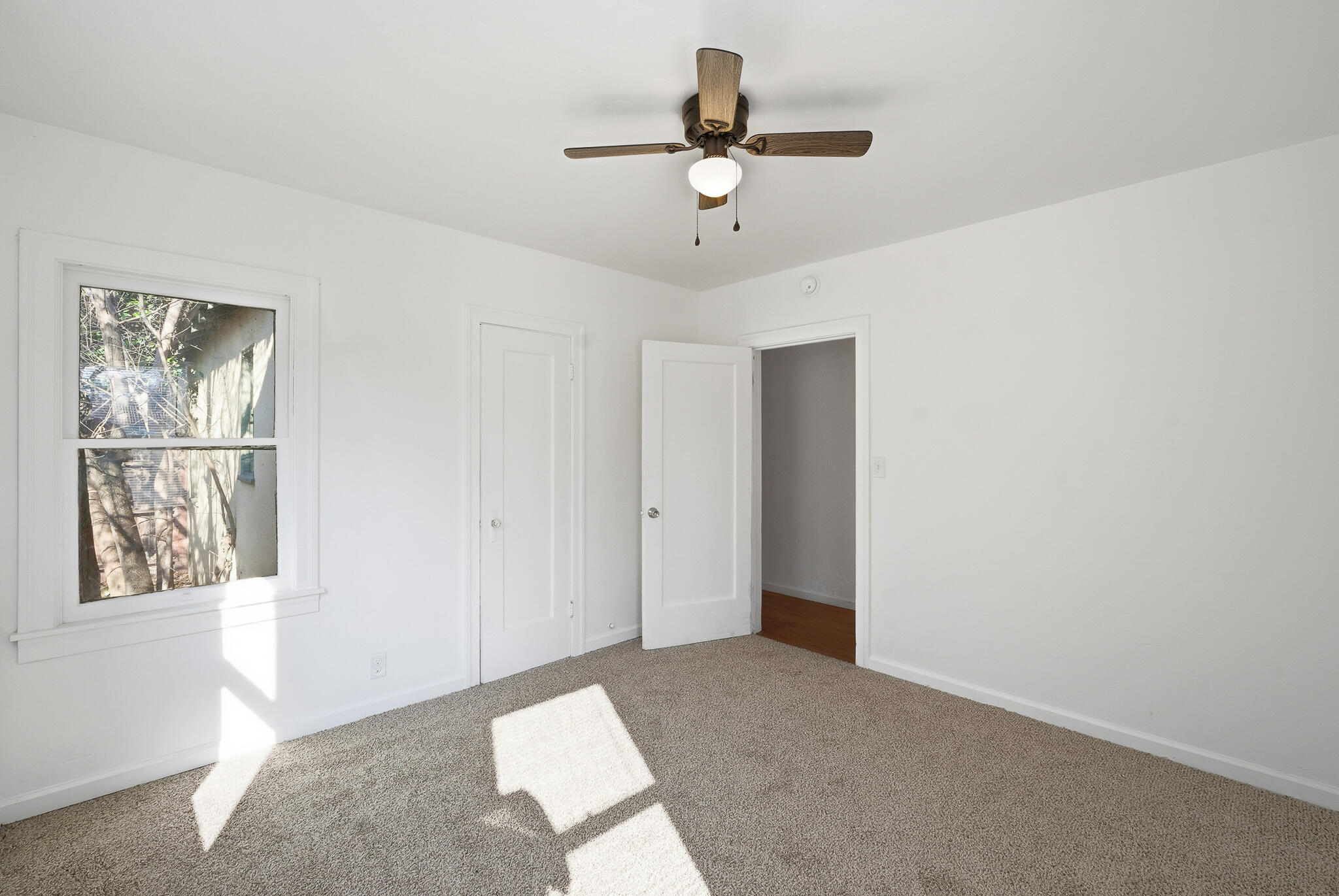 1206 W Center Ave, Visalia, CA 93291