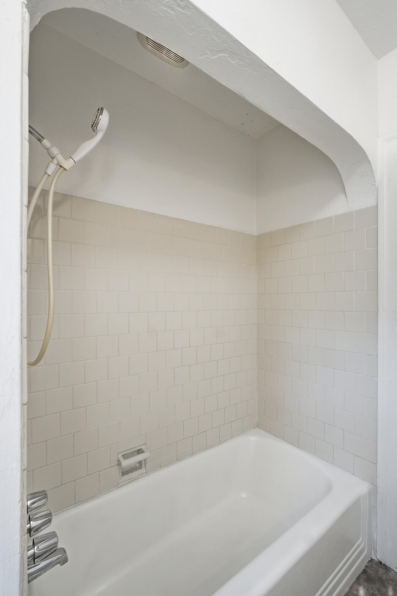 1206 W Center Ave, Visalia, CA 93291