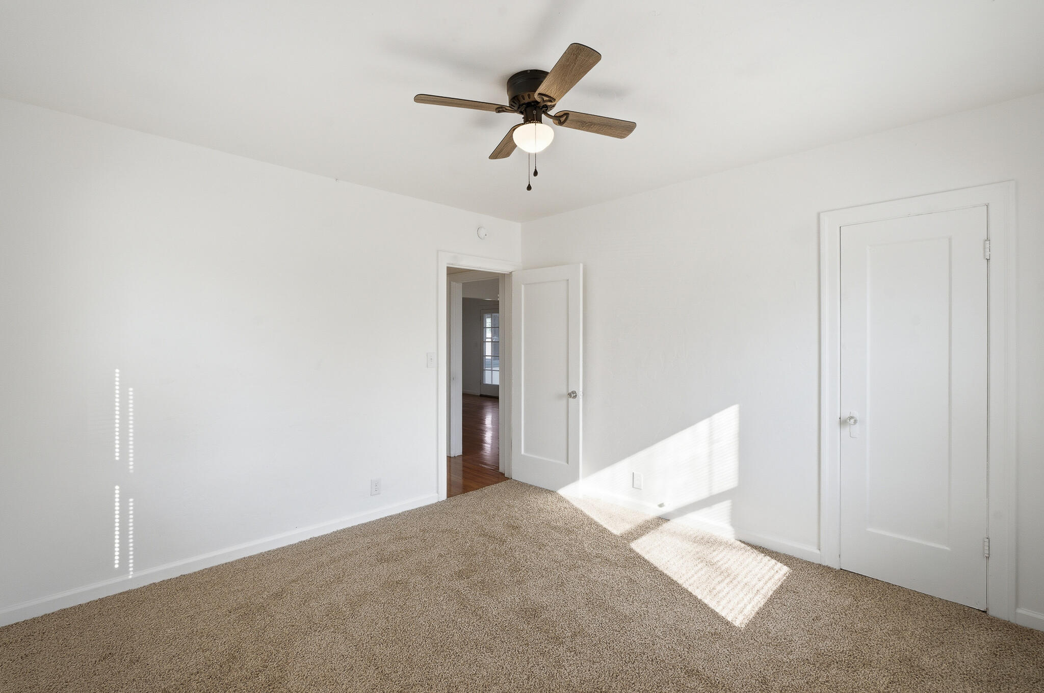 1206 W Center Ave, Visalia, CA 93291