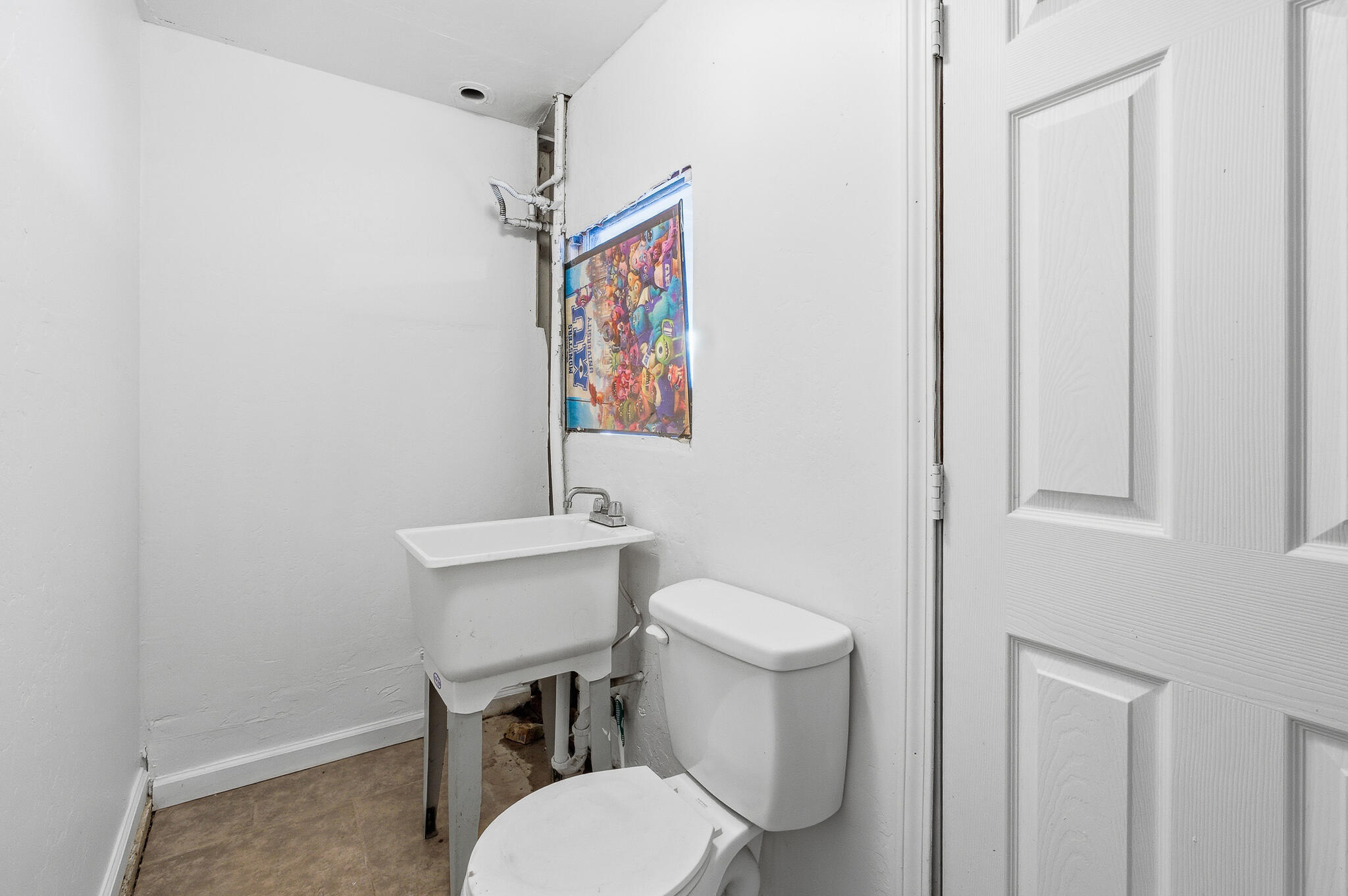 1206 W Center Ave, Visalia, CA 93291