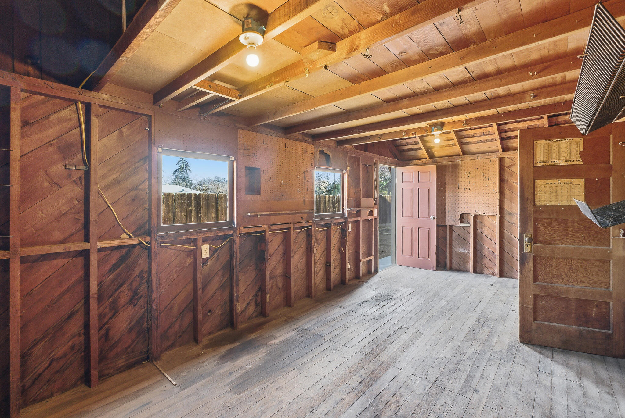 1206 W Center Ave, Visalia, CA 93291