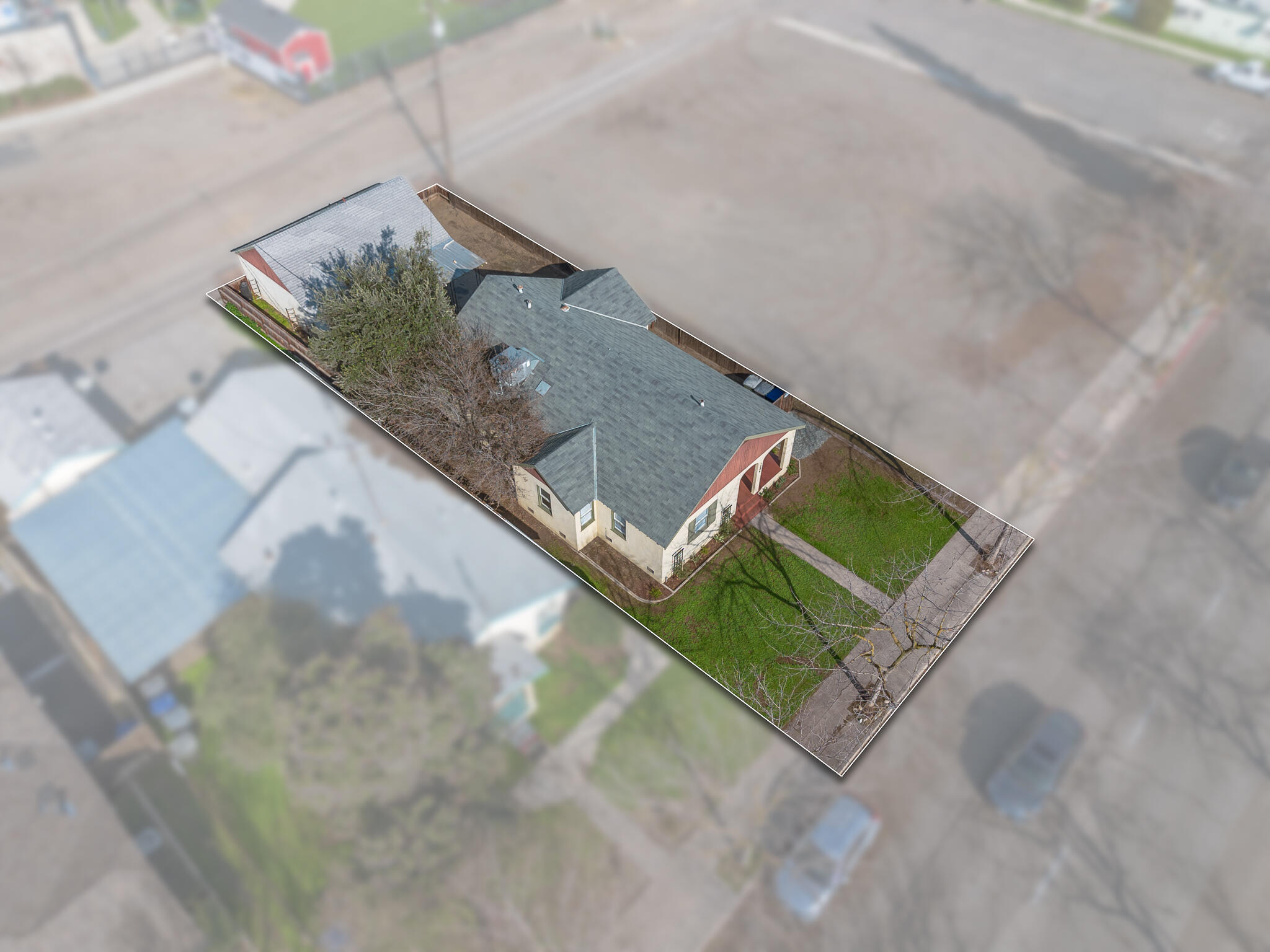 1206 W Center Ave, Visalia, CA 93291