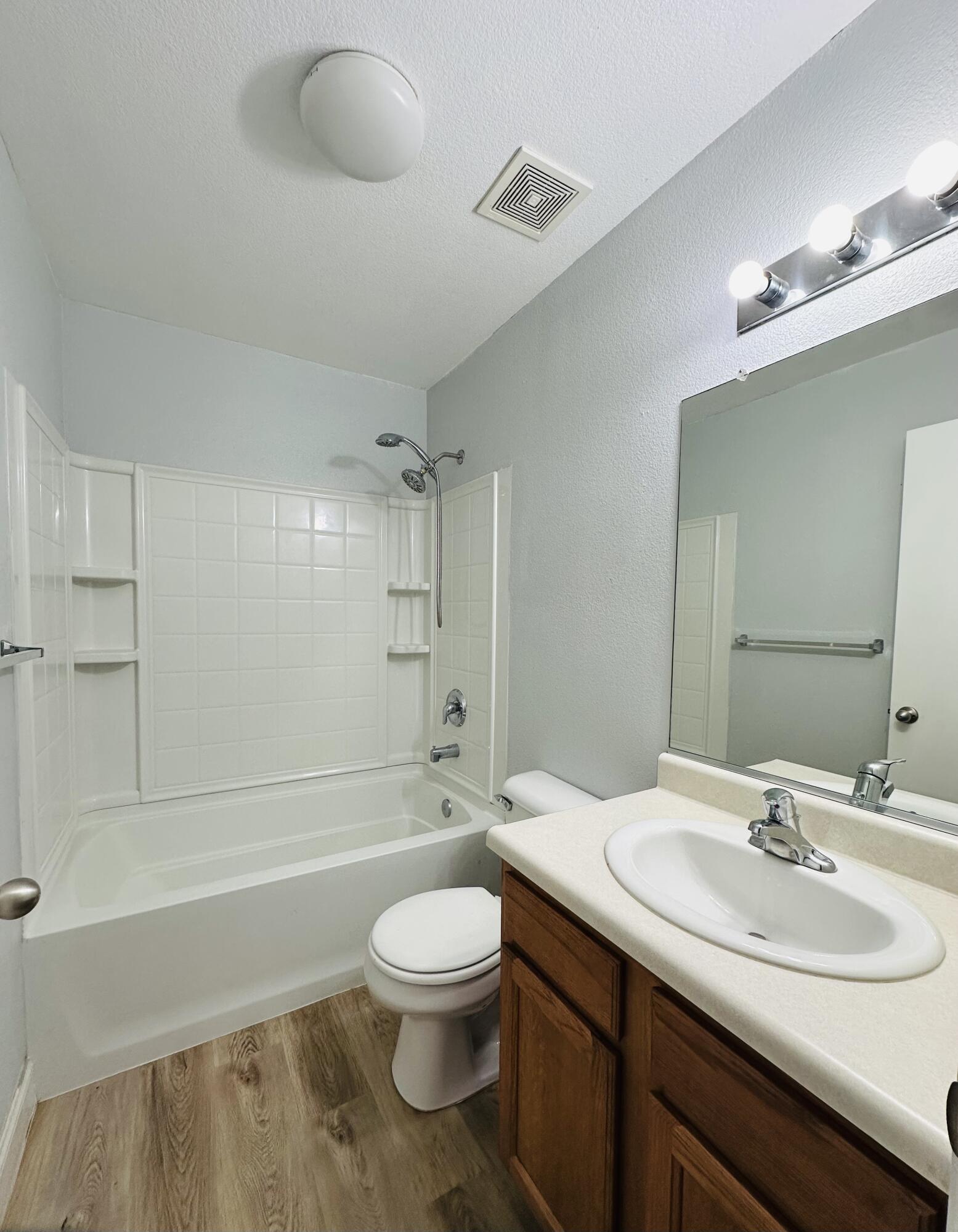 2247 Poppyview Ct, Tulare, CA 93274