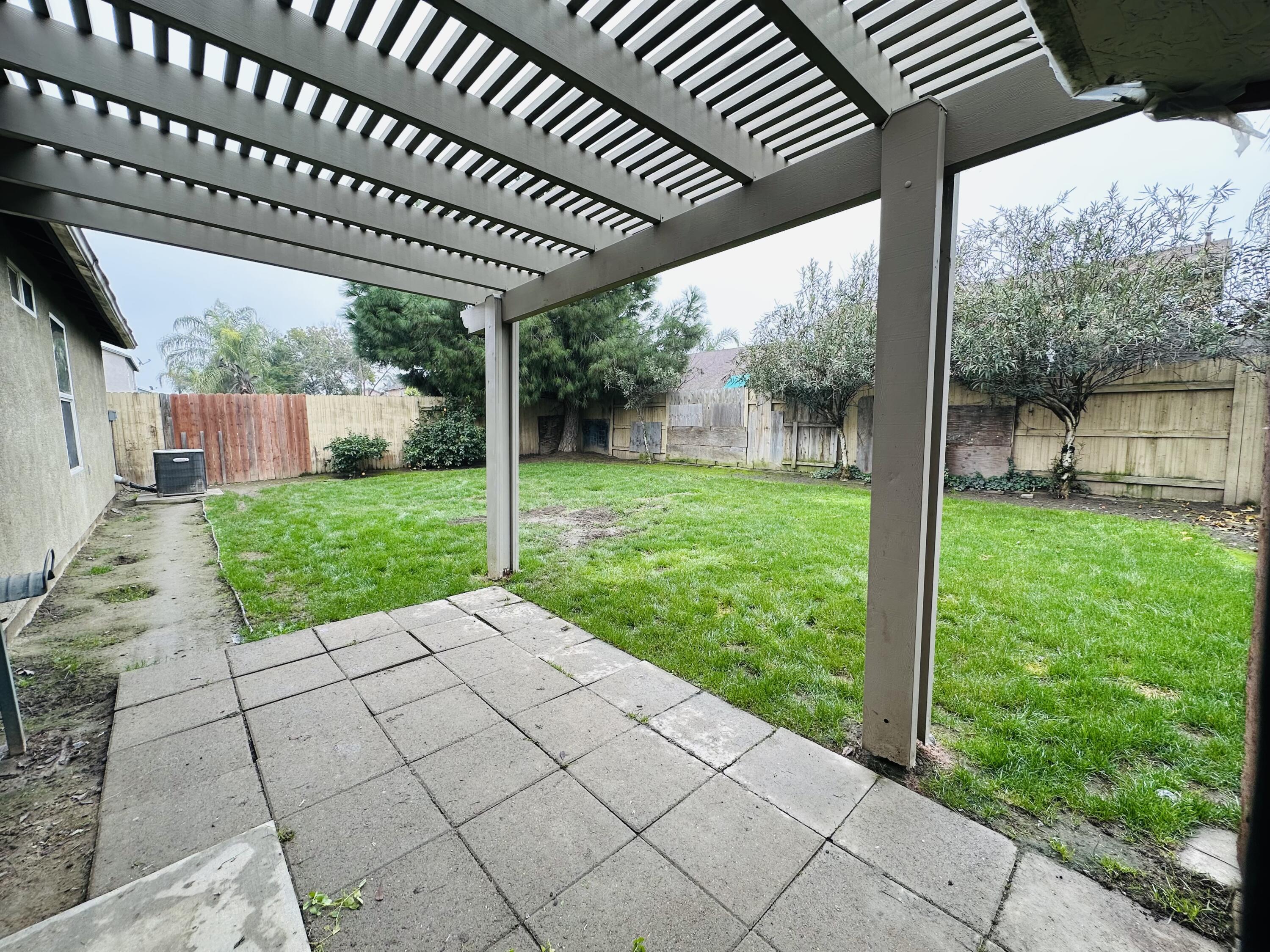 2247 Poppyview Ct, Tulare, CA 93274