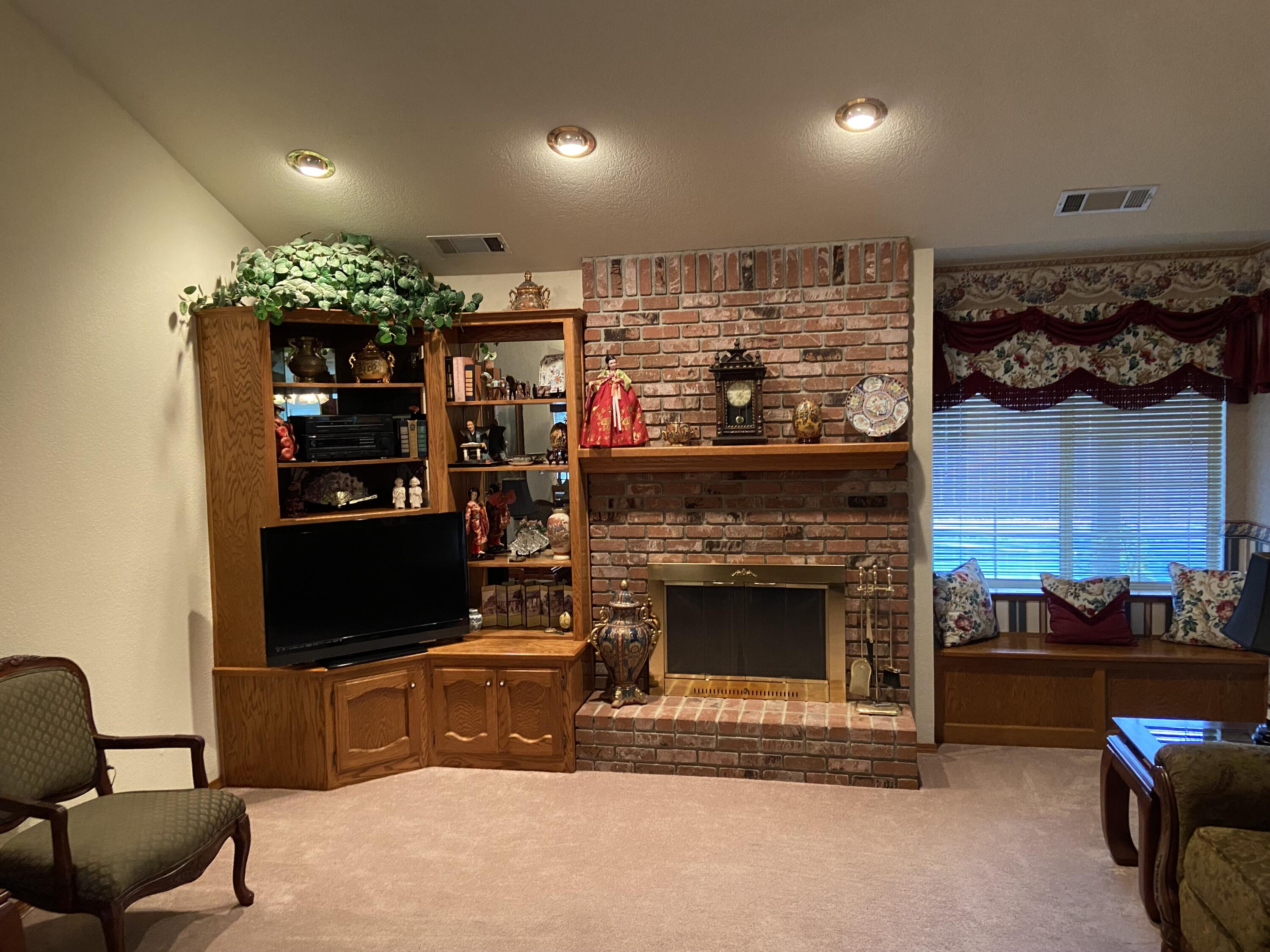 415 Colby Pl, Porterville, CA 93257