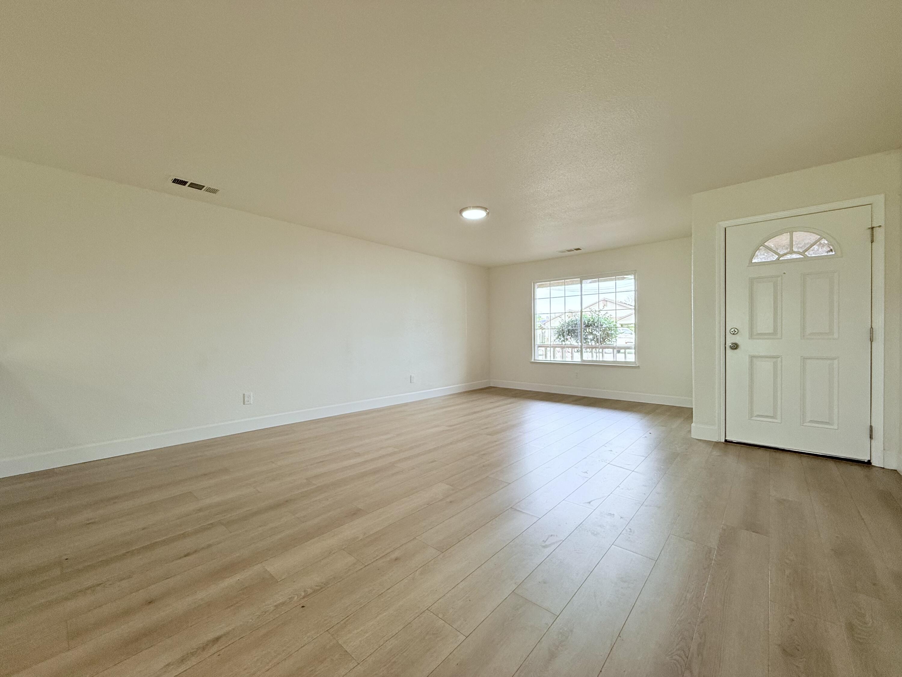 429 S Sacramento St, Tulare, CA 93274