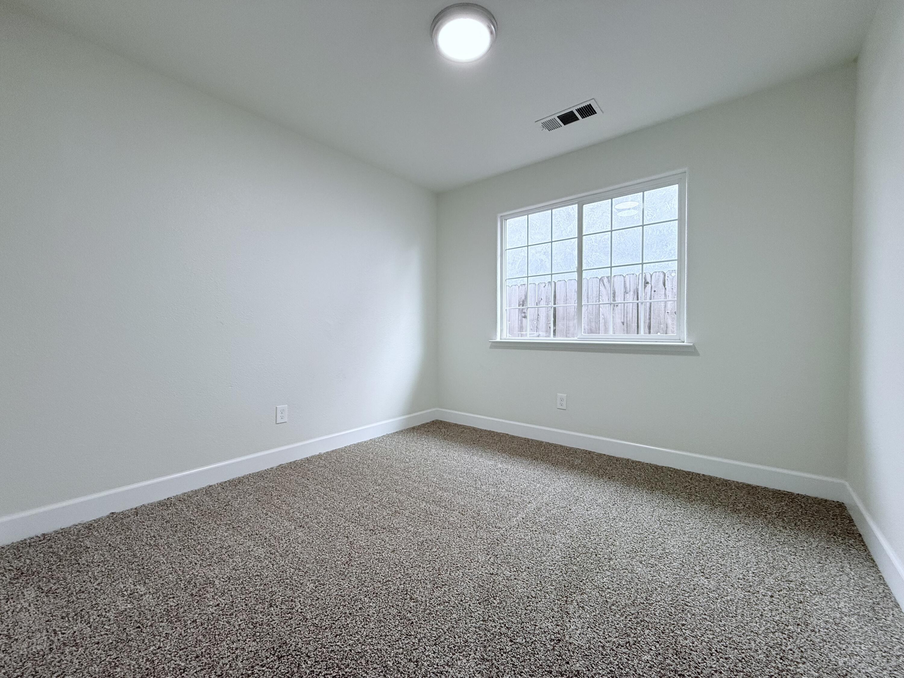 429 S Sacramento St, Tulare, CA 93274