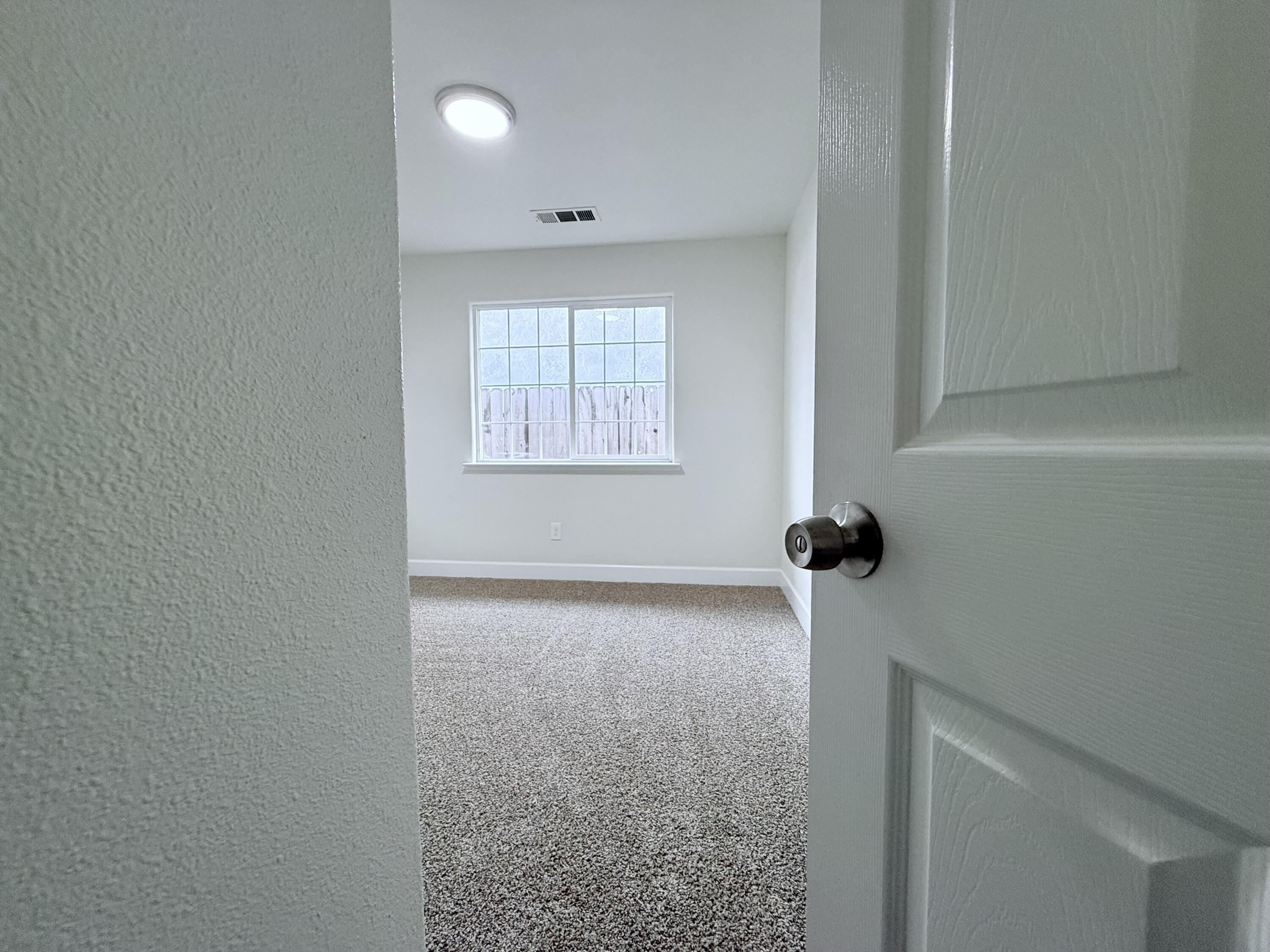 429 S Sacramento St, Tulare, CA 93274