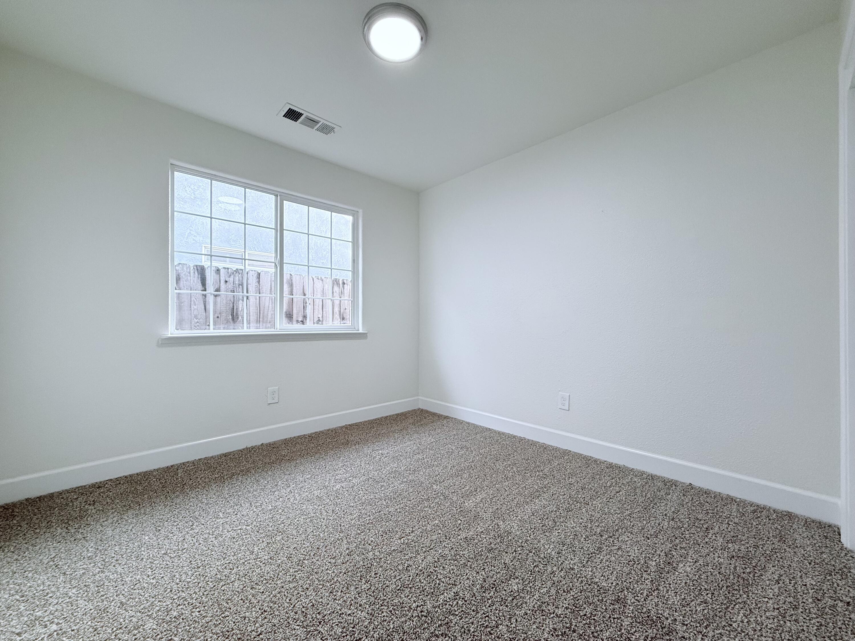 429 S Sacramento St, Tulare, CA 93274