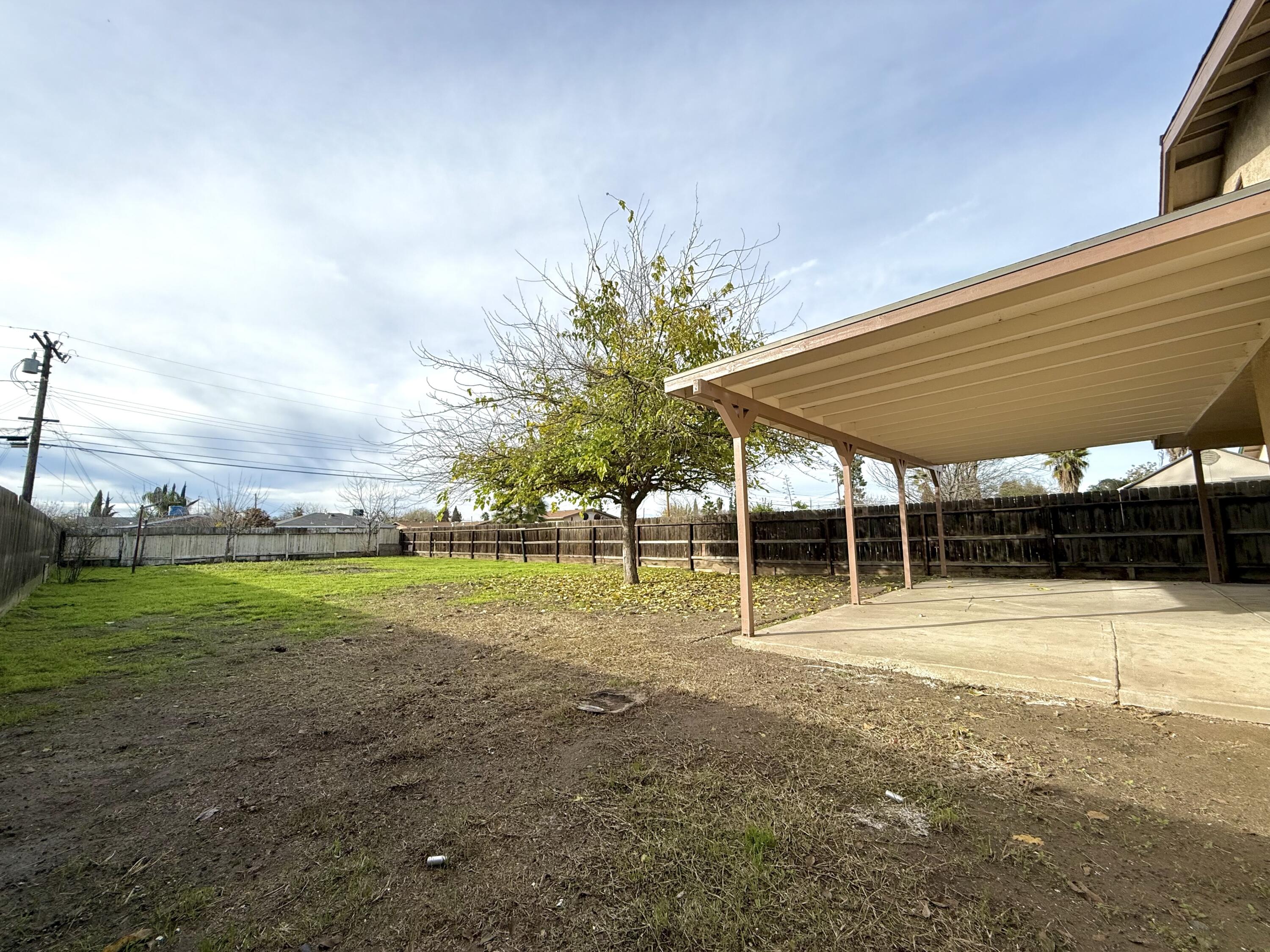 429 S Sacramento St, Tulare, CA 93274
