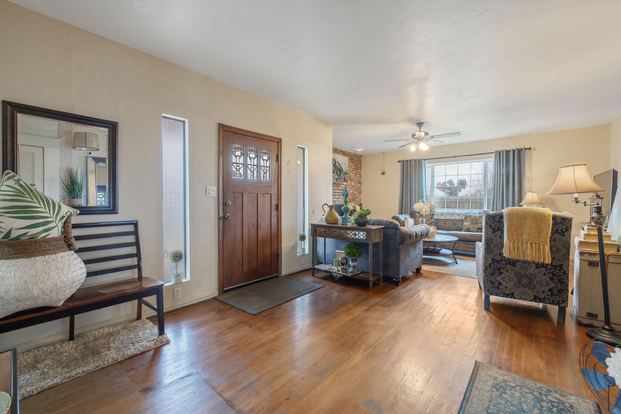 457 W Maple St, Exeter, CA 93221