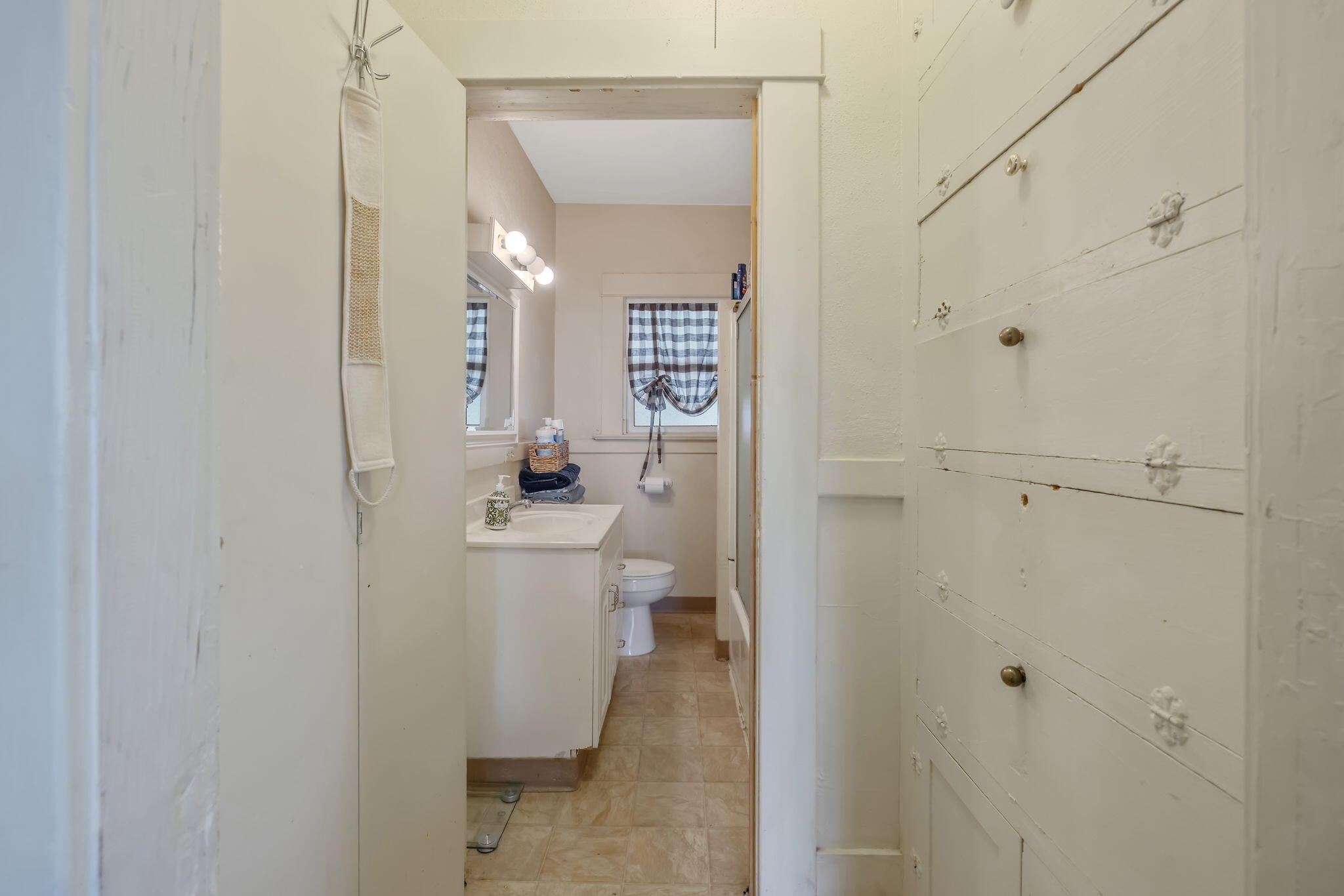 457 W Maple St, Exeter, CA 93221