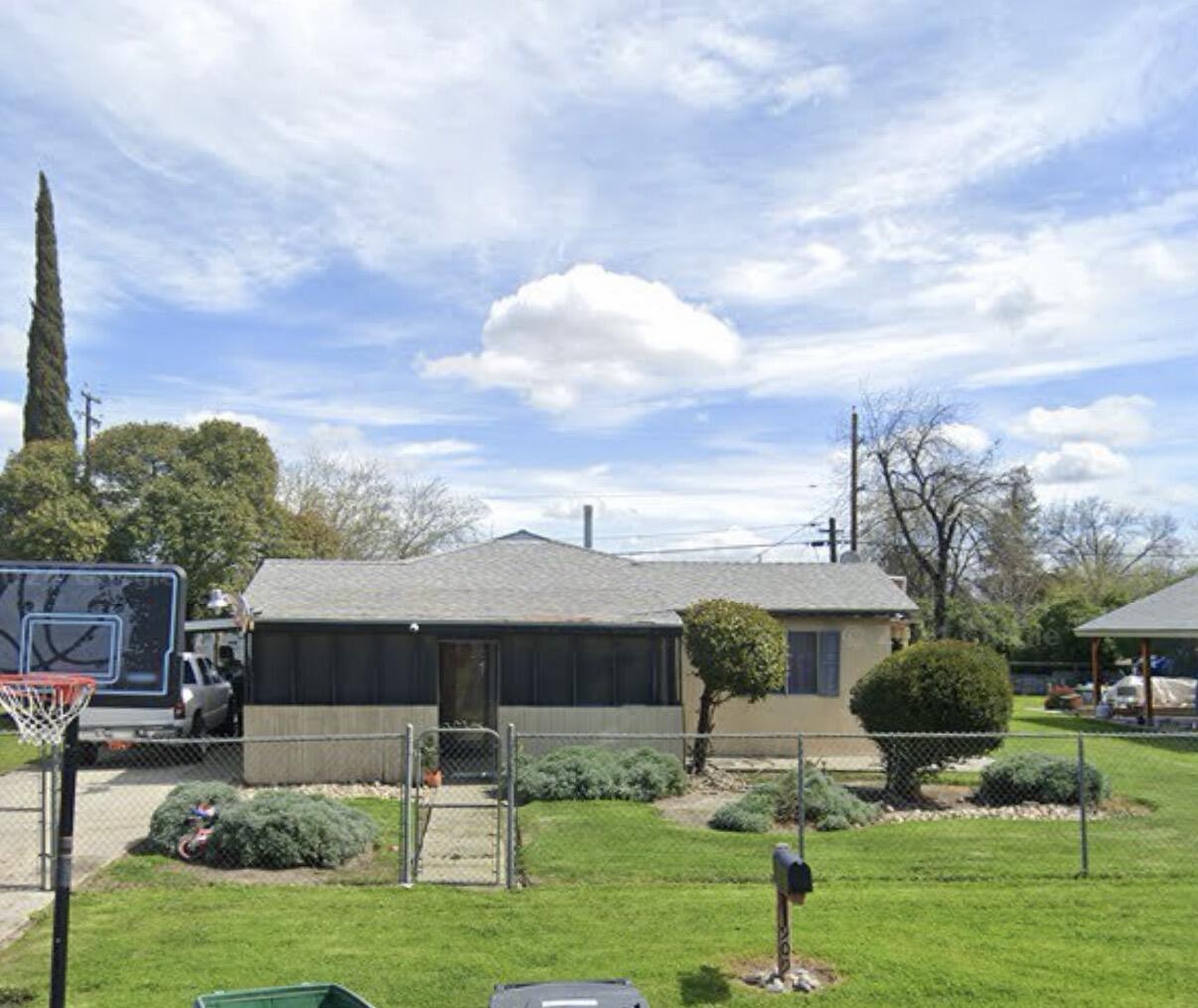 909 Flory Ave, Corcoran, CA 93212