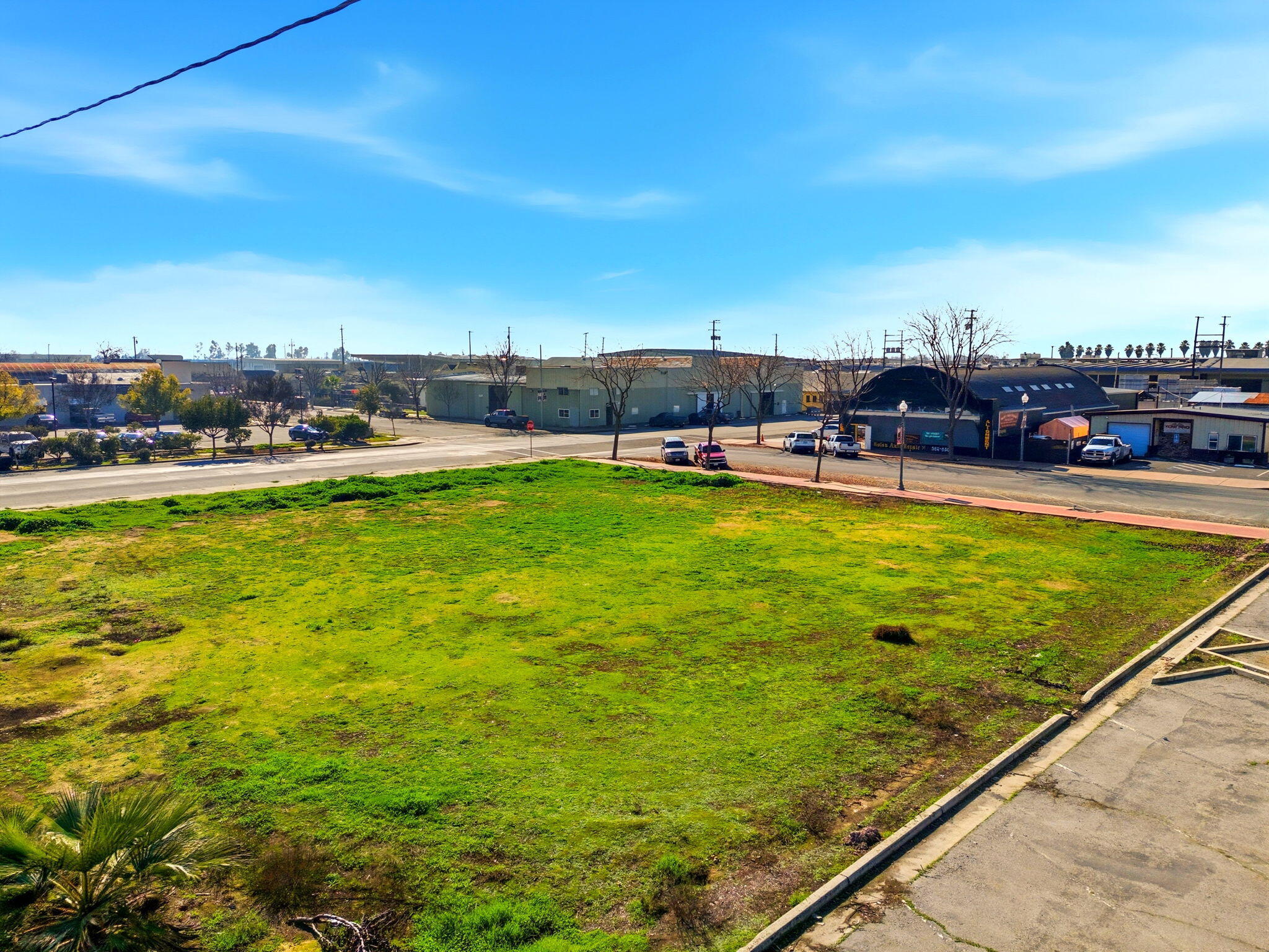 190 S Elmwood Ave, Lindsay, CA 93247