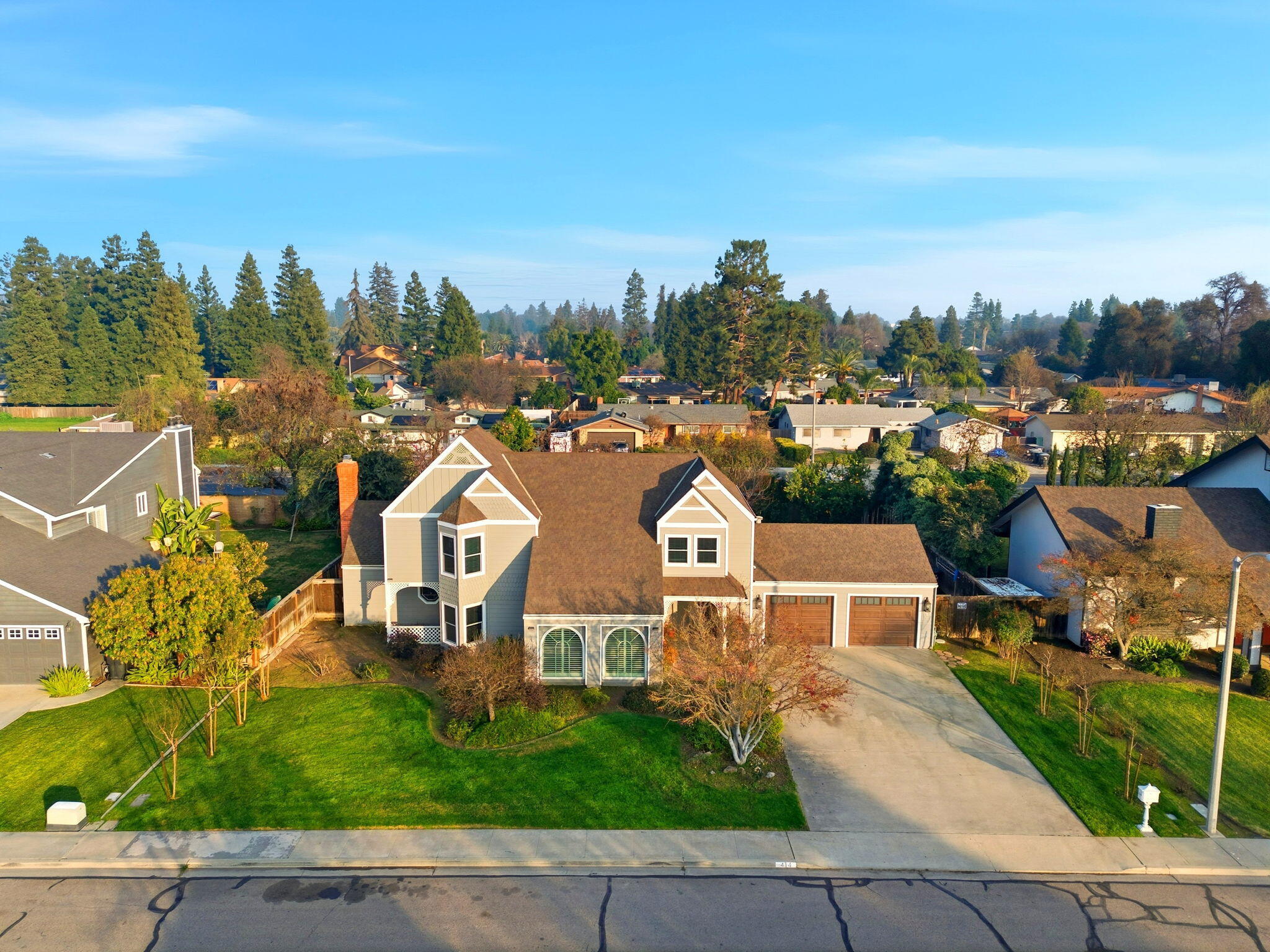 414 N Fulgham St, Visalia, CA 93291