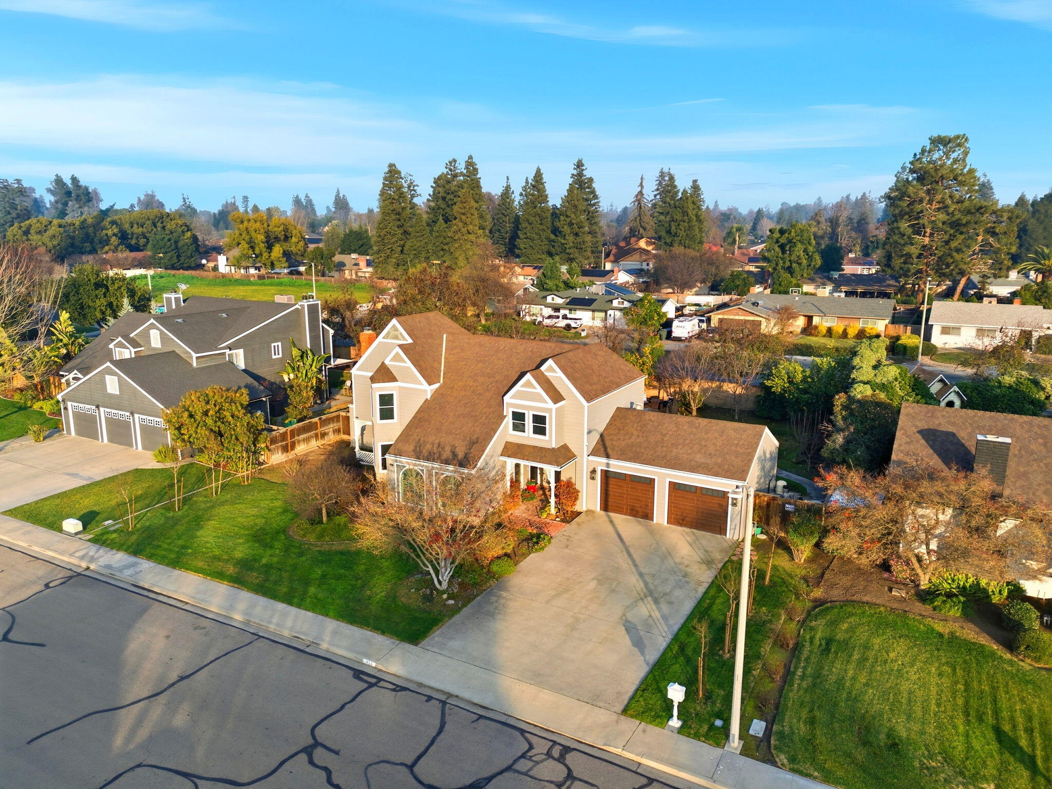 414 N Fulgham St, Visalia, CA 93291