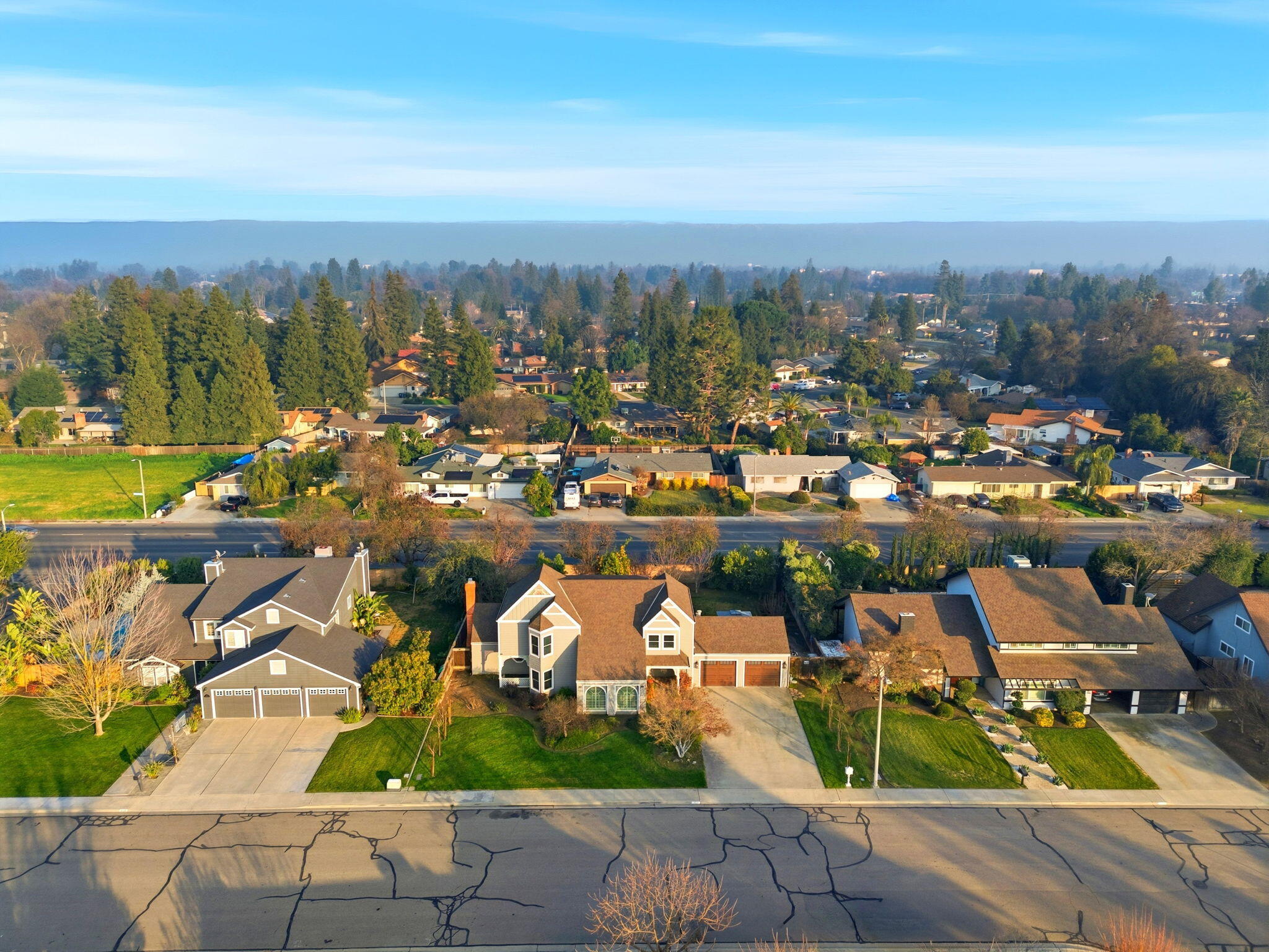 414 N Fulgham St, Visalia, CA 93291