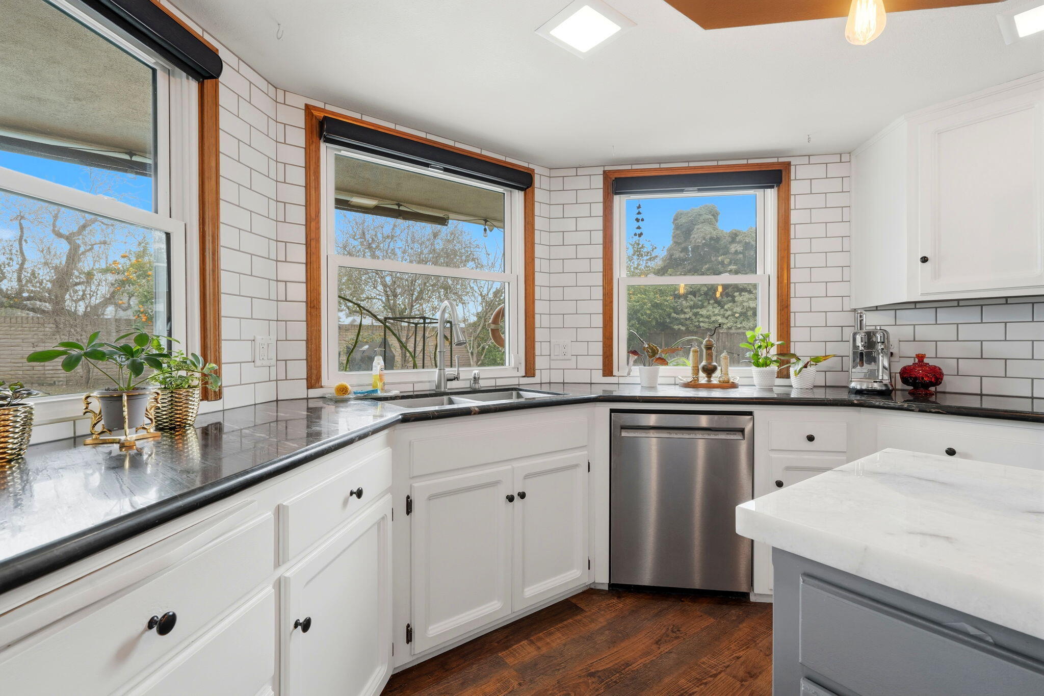 414 N Fulgham St, Visalia, CA 93291