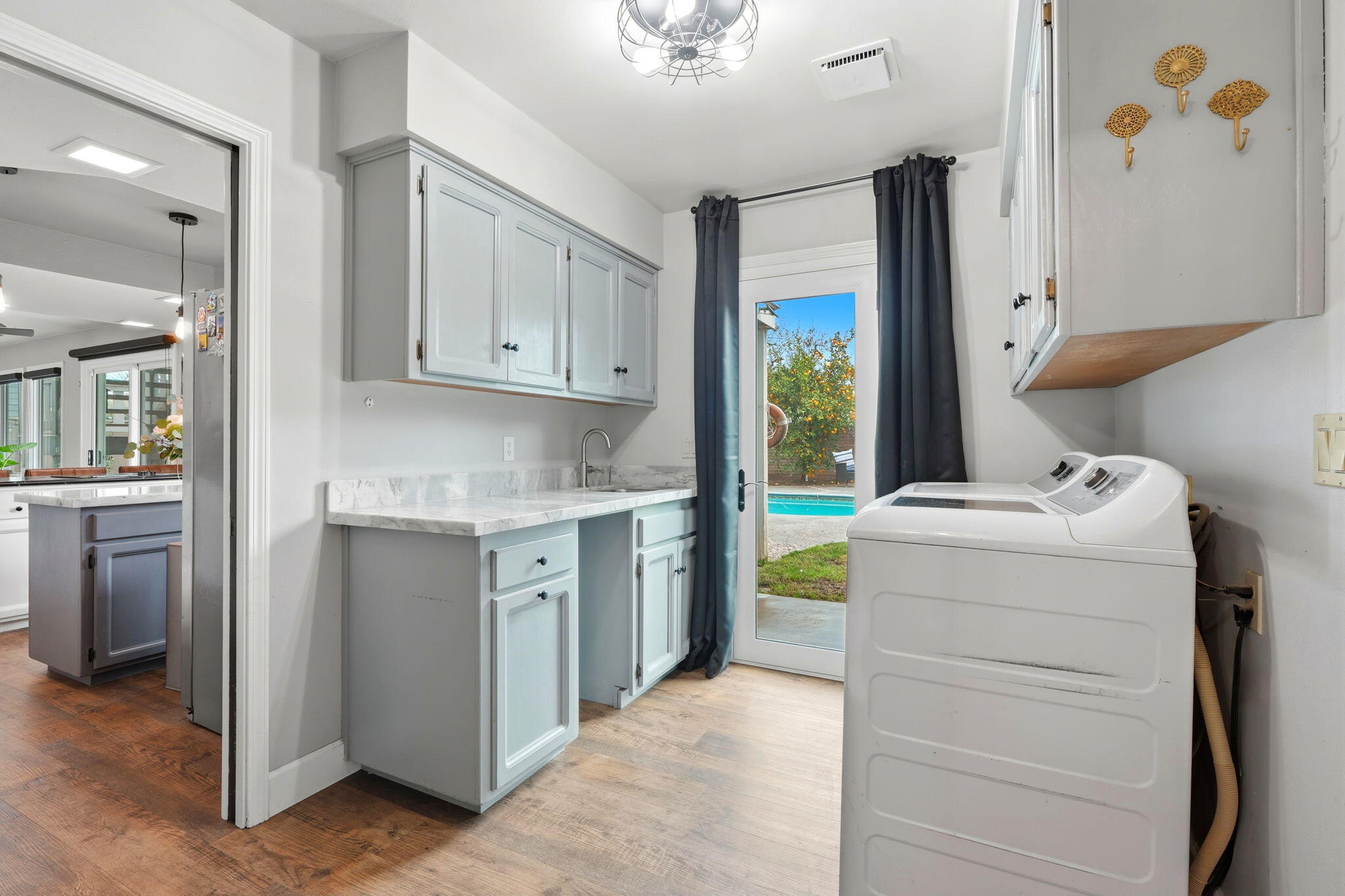 414 N Fulgham St, Visalia, CA 93291