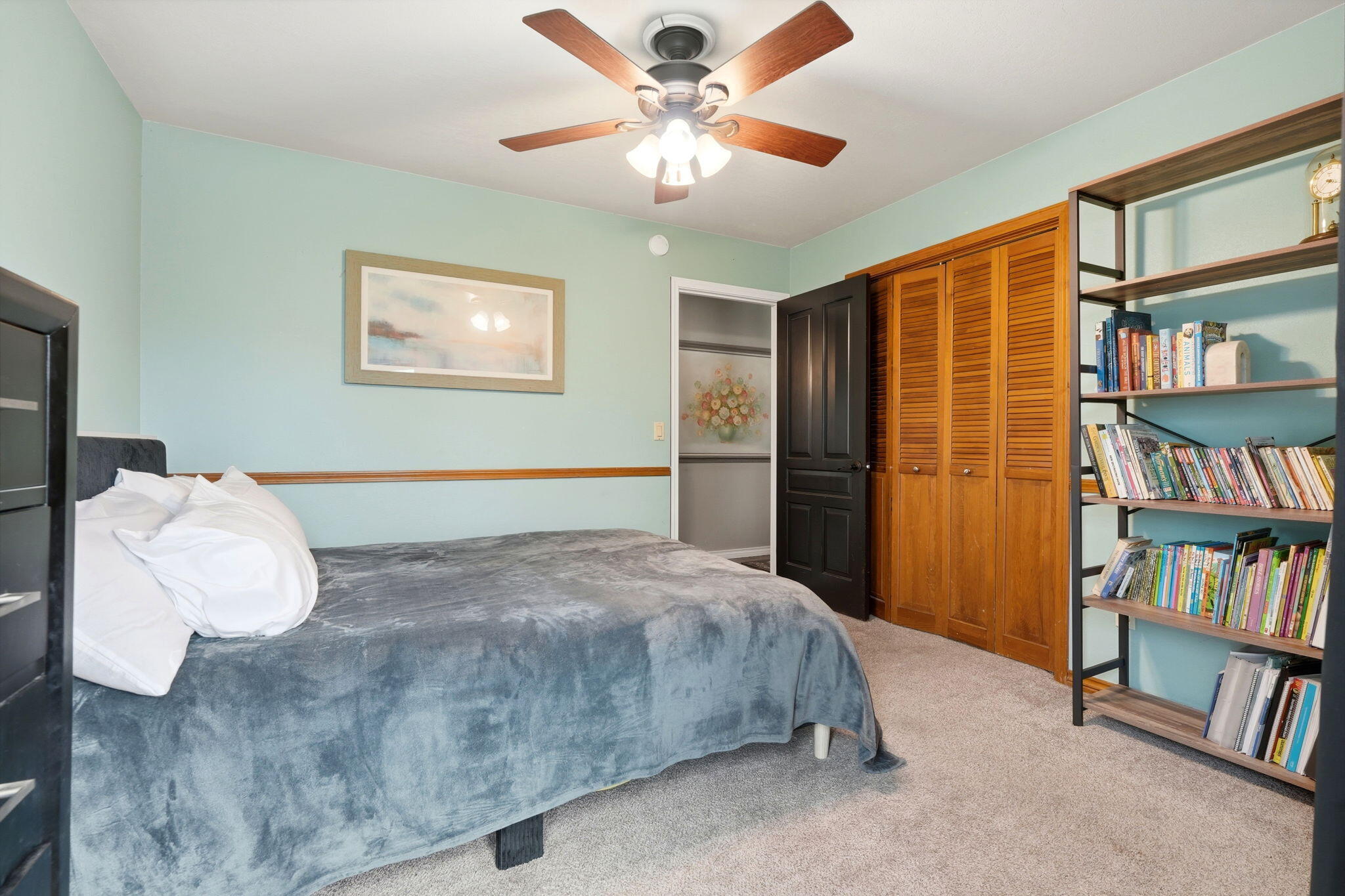 414 N Fulgham St, Visalia, CA 93291