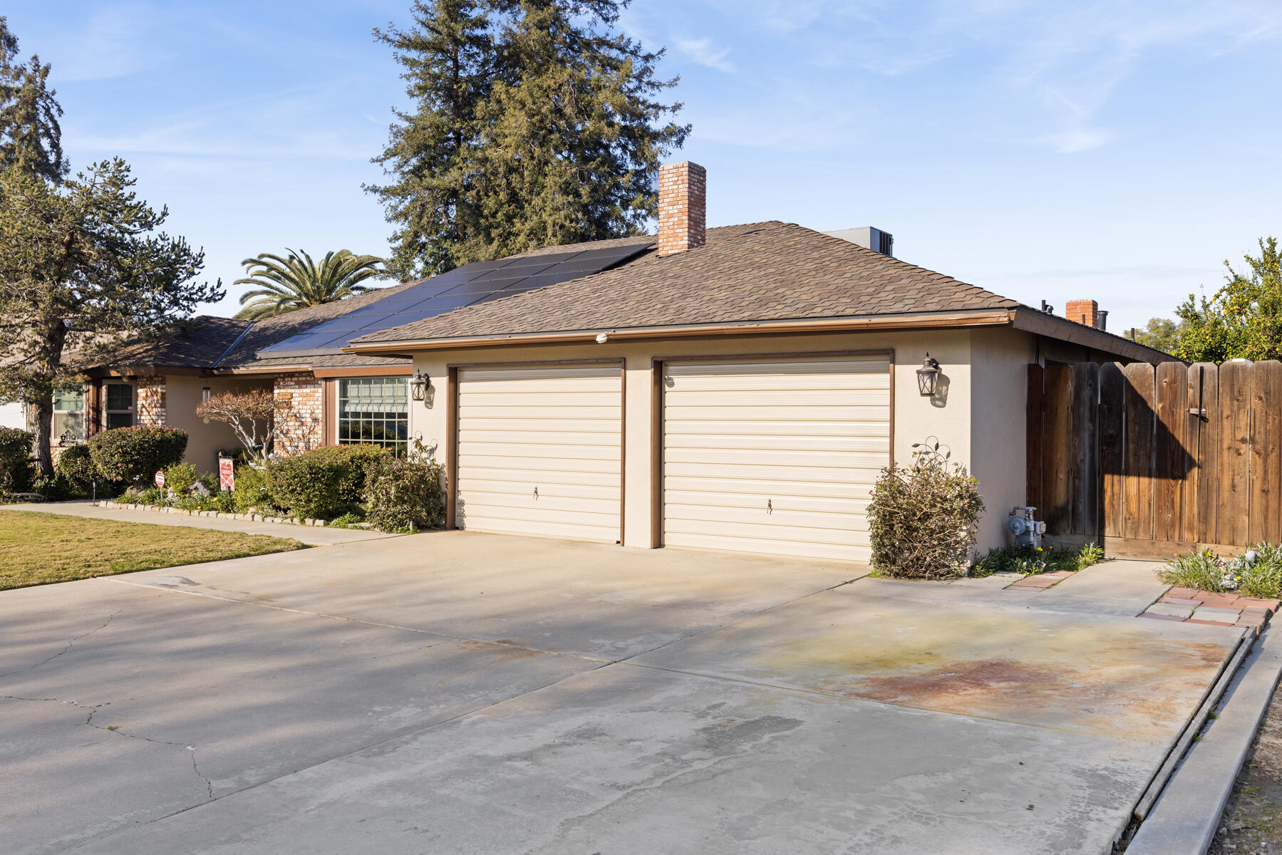 1022 W La Vida Ave, Visalia, CA 93277