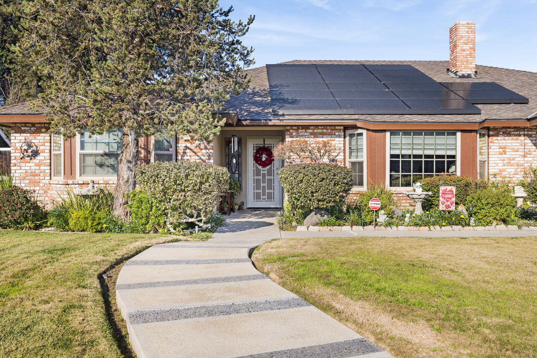 1022 W La Vida Ave, Visalia, CA 93277